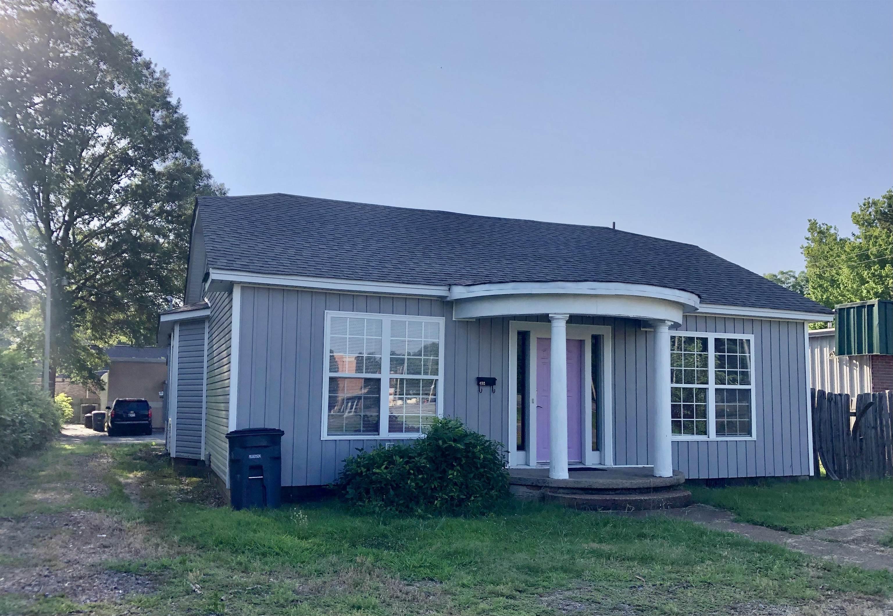 402 N Grand