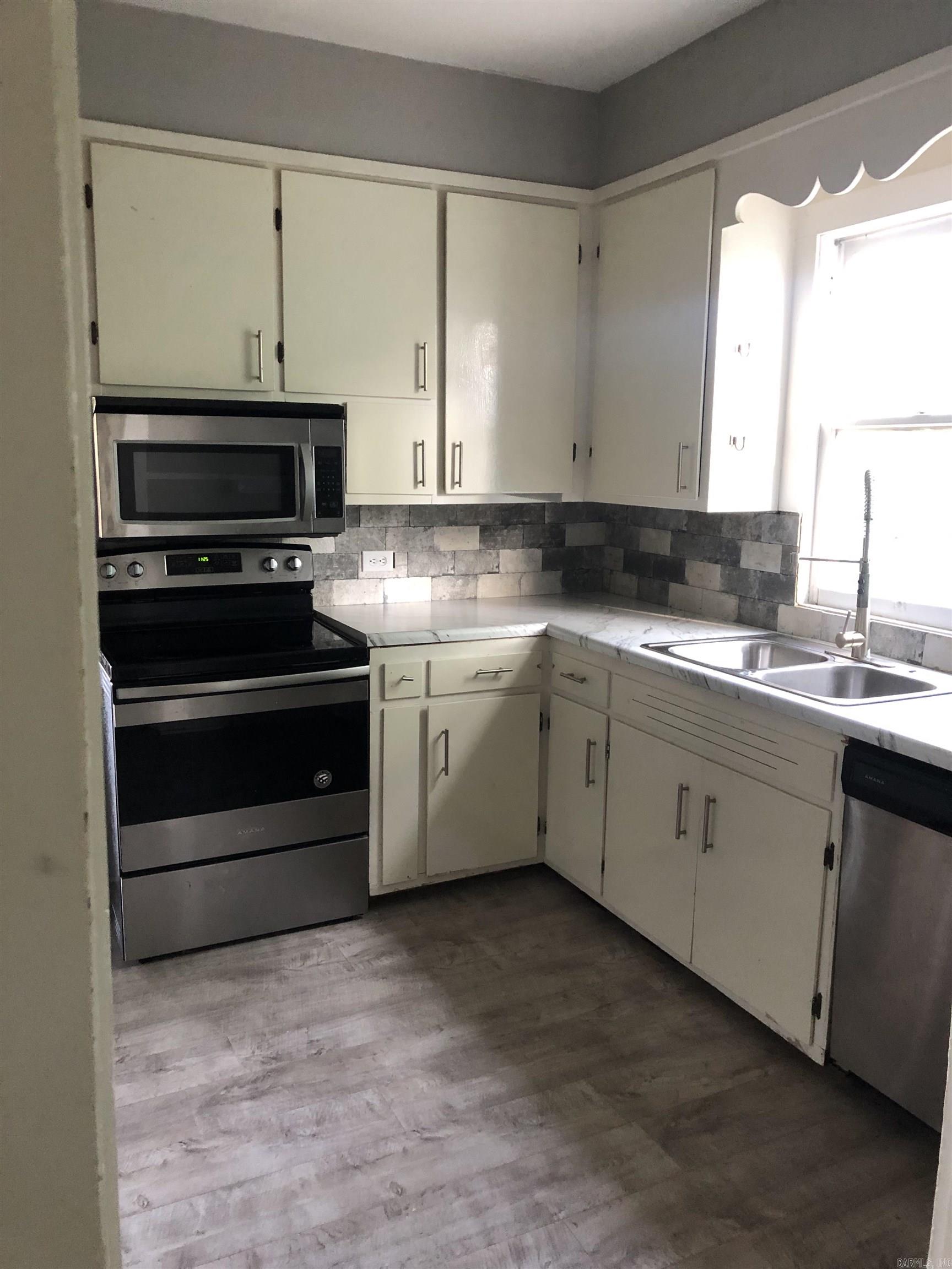 402 N Grand
