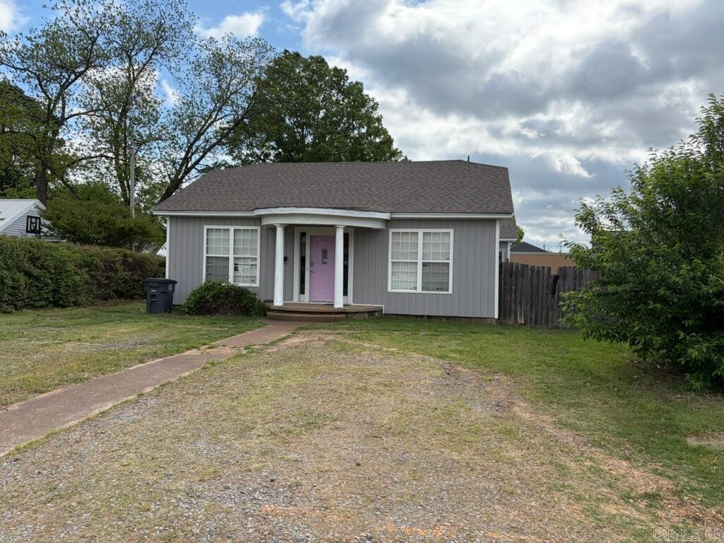 402 N Grand