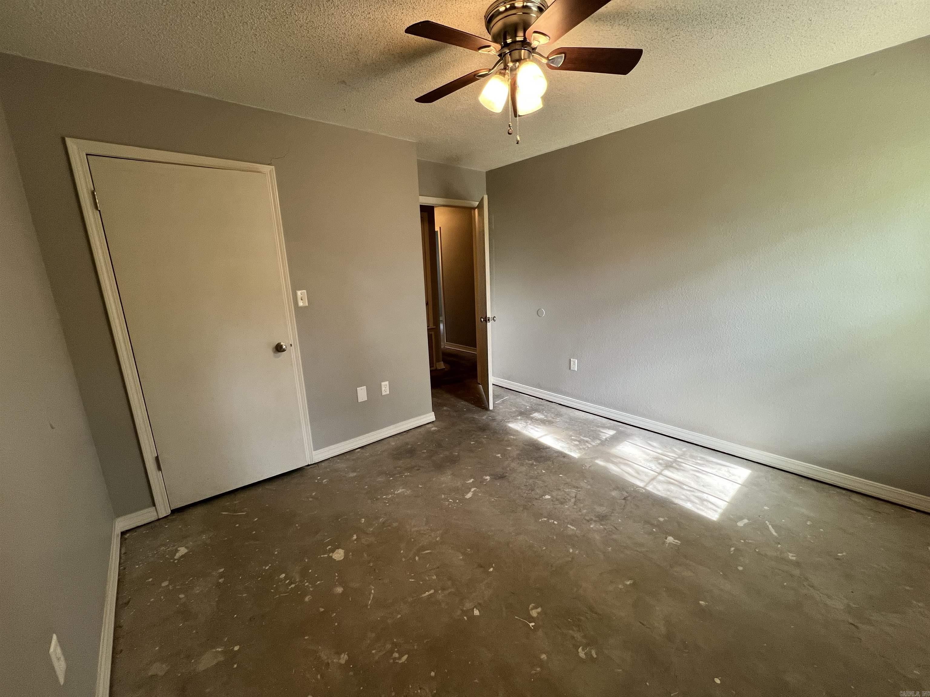 128 Field Crest Dr