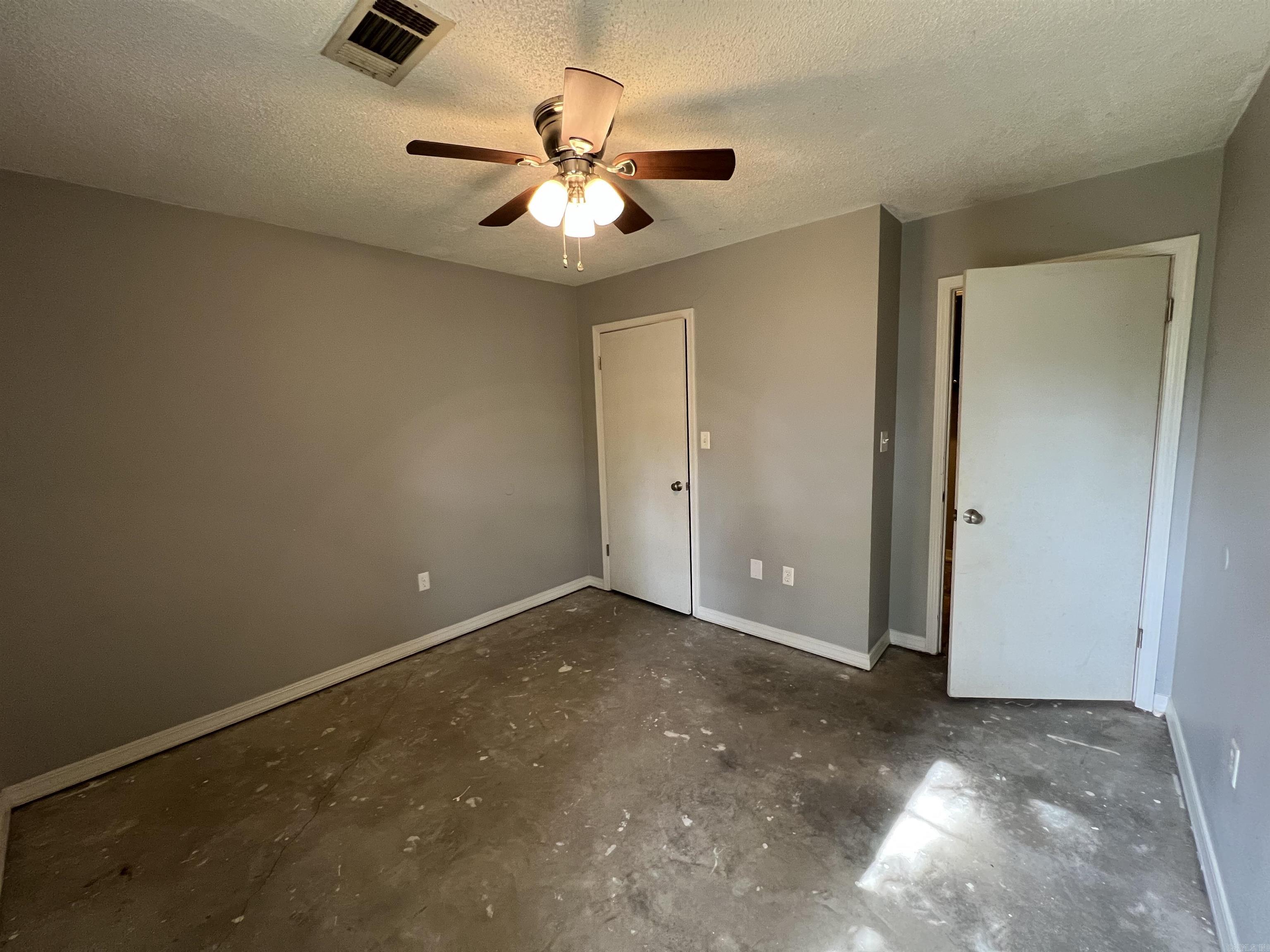 128 Field Crest Dr