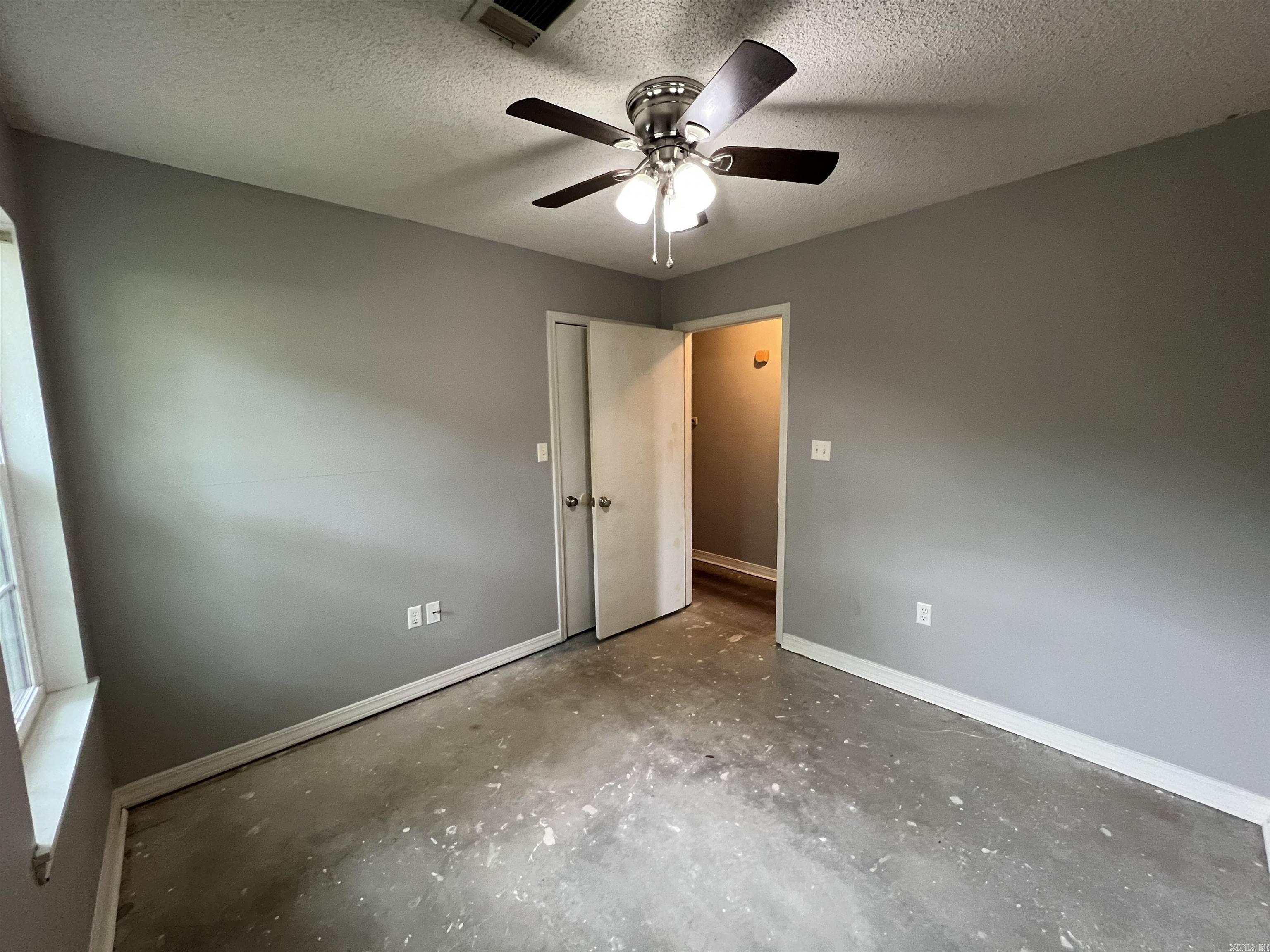 128 Field Crest Dr