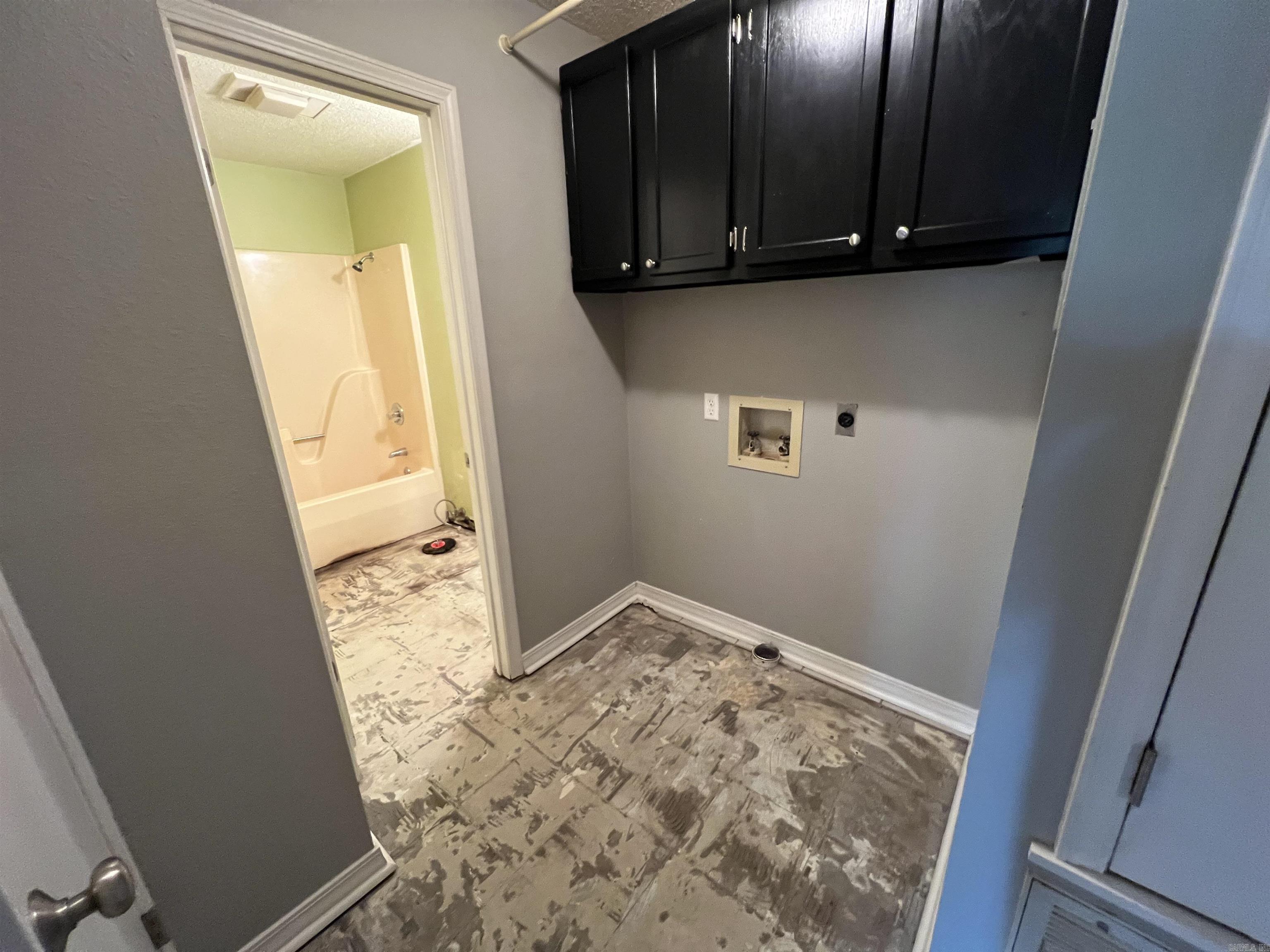 128 Field Crest Dr