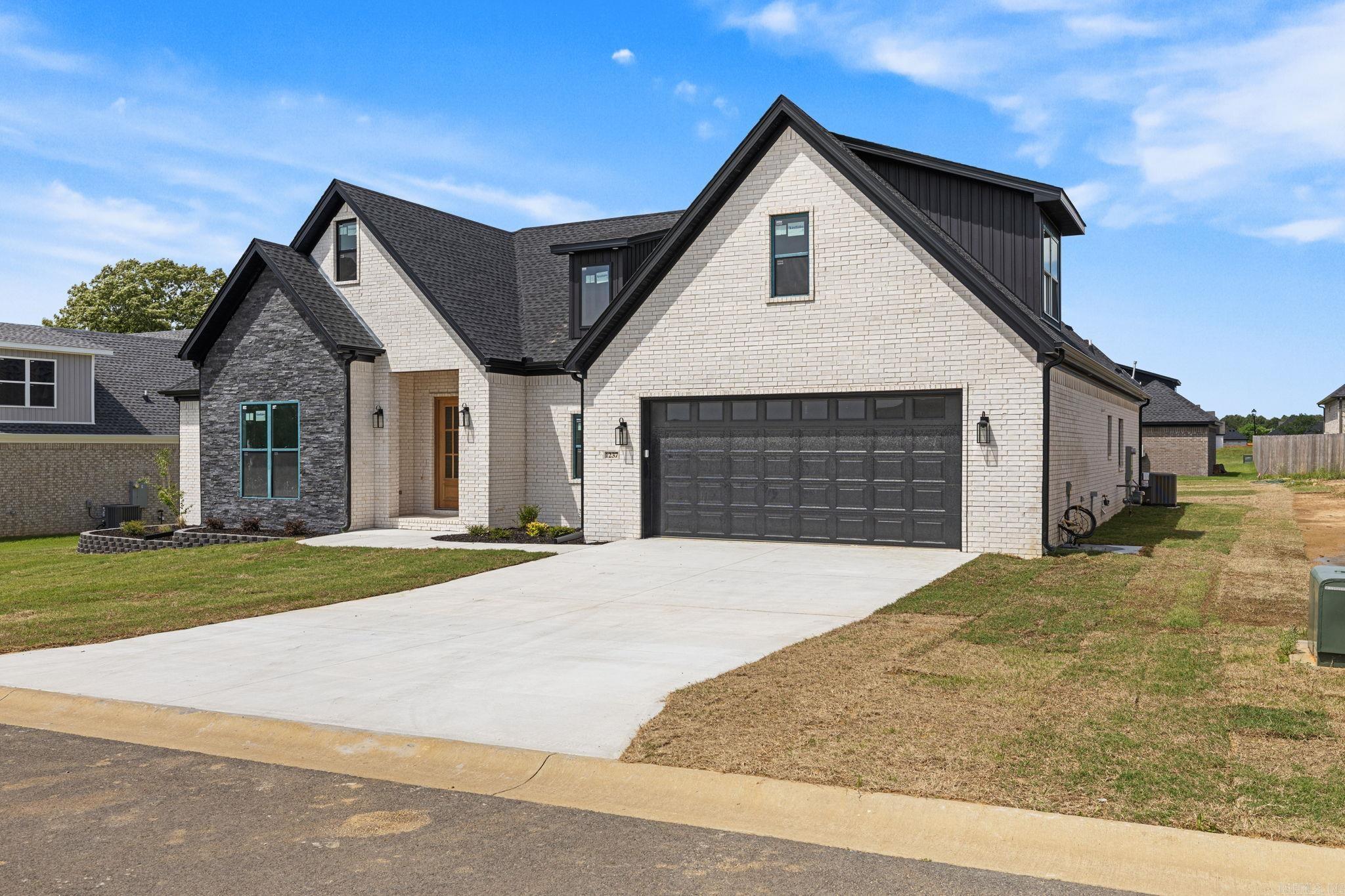 1237 Curlin Court
