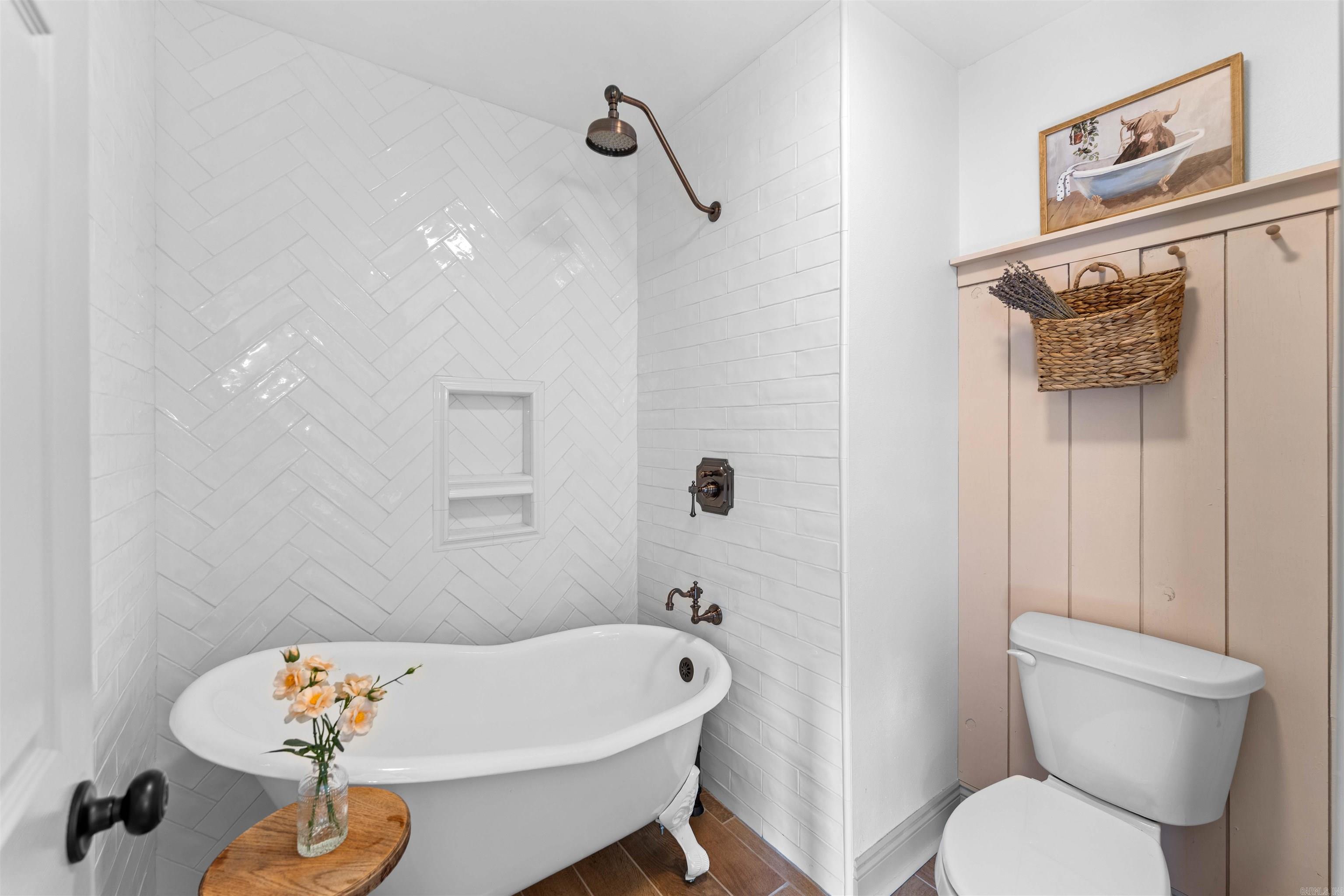 1079 Hillsboro Cir