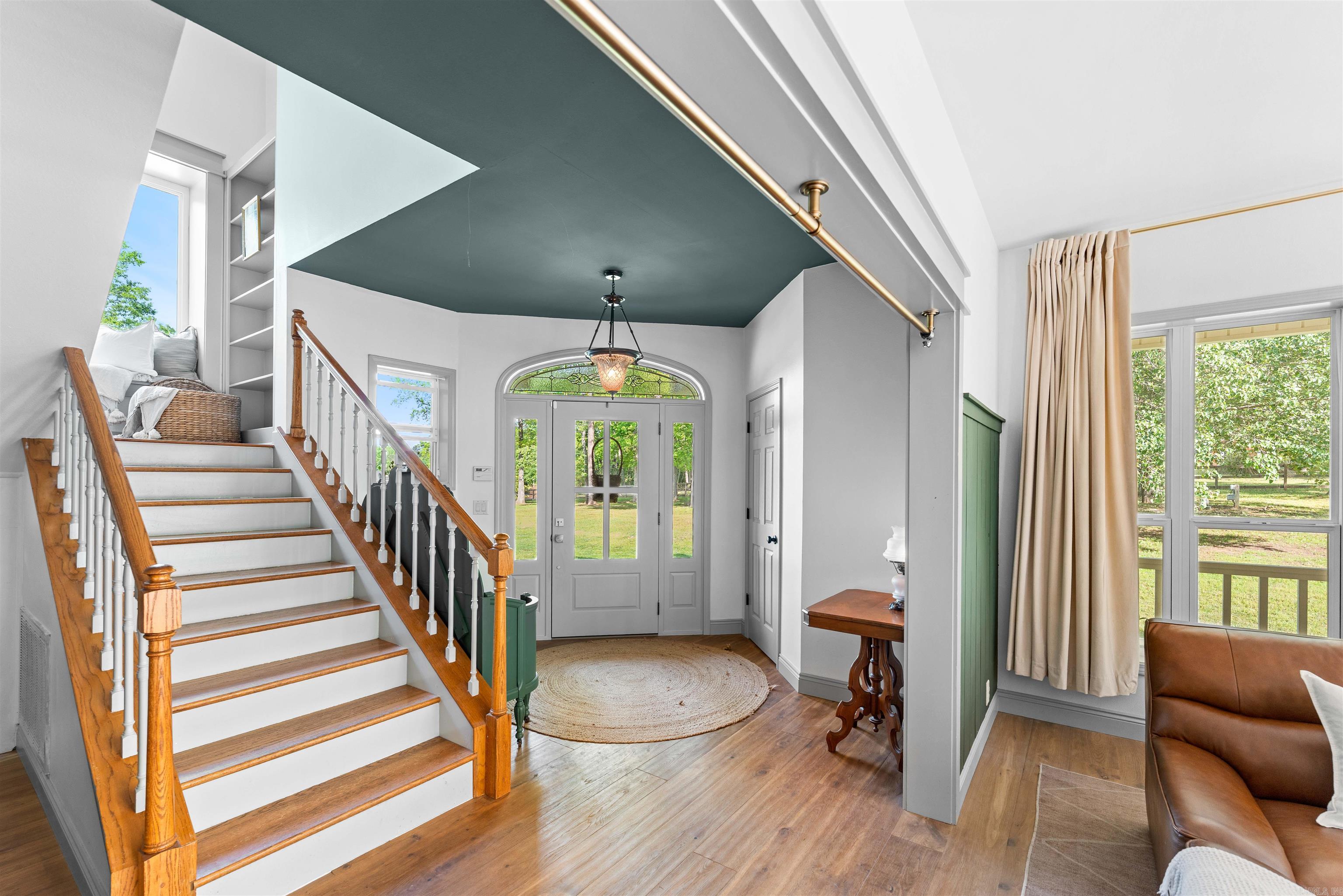 1079 Hillsboro Cir