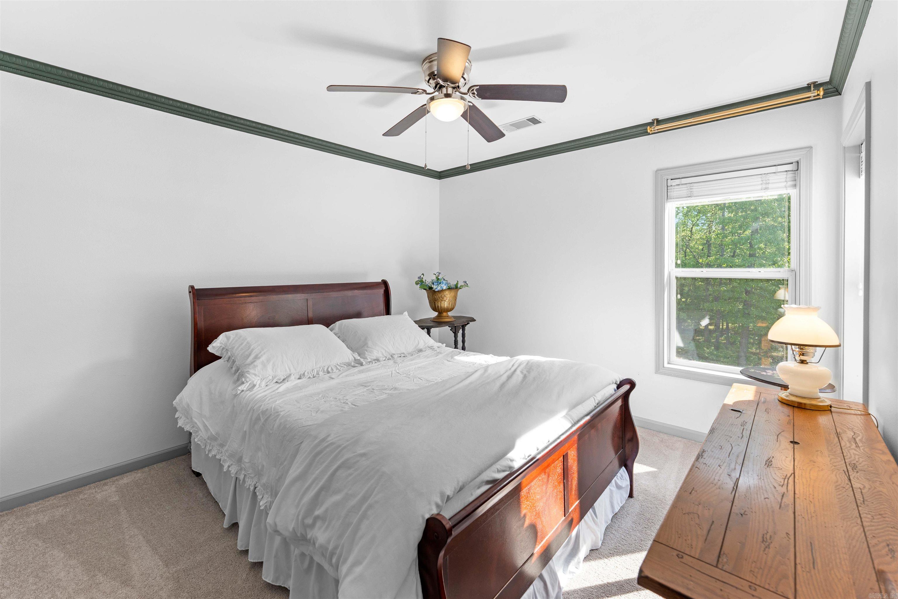 1079 Hillsboro Cir