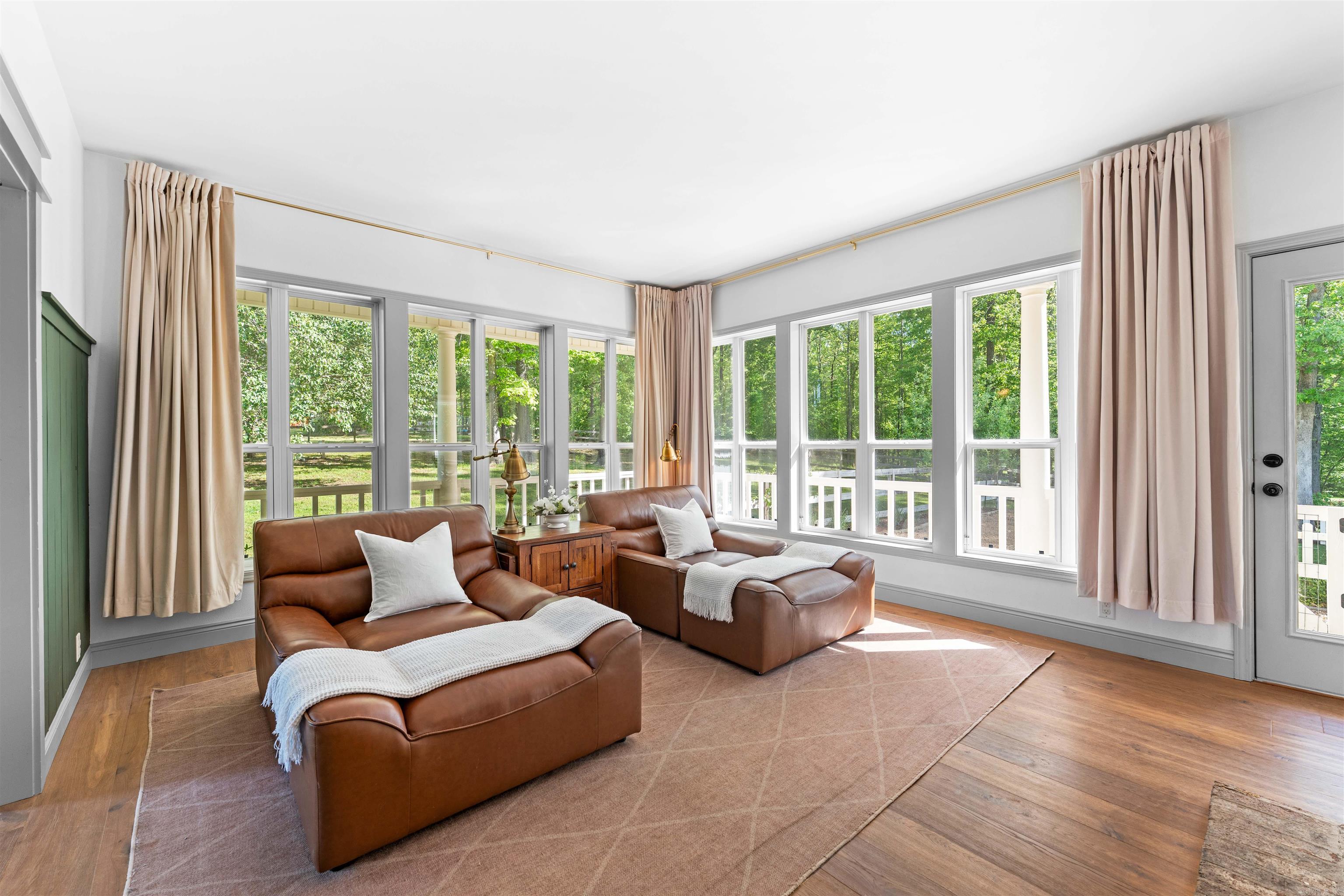 1079 Hillsboro Cir