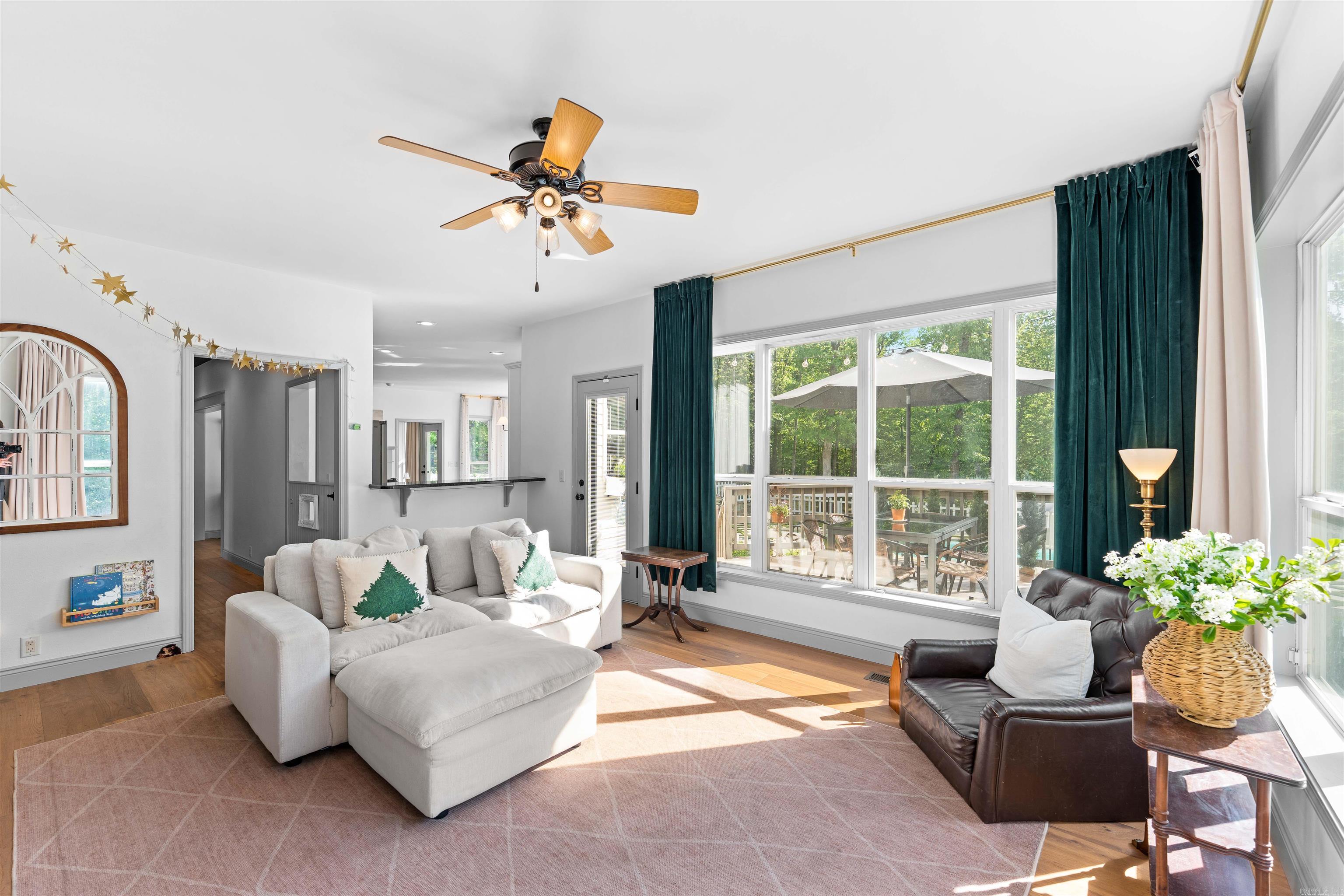 1079 Hillsboro Cir