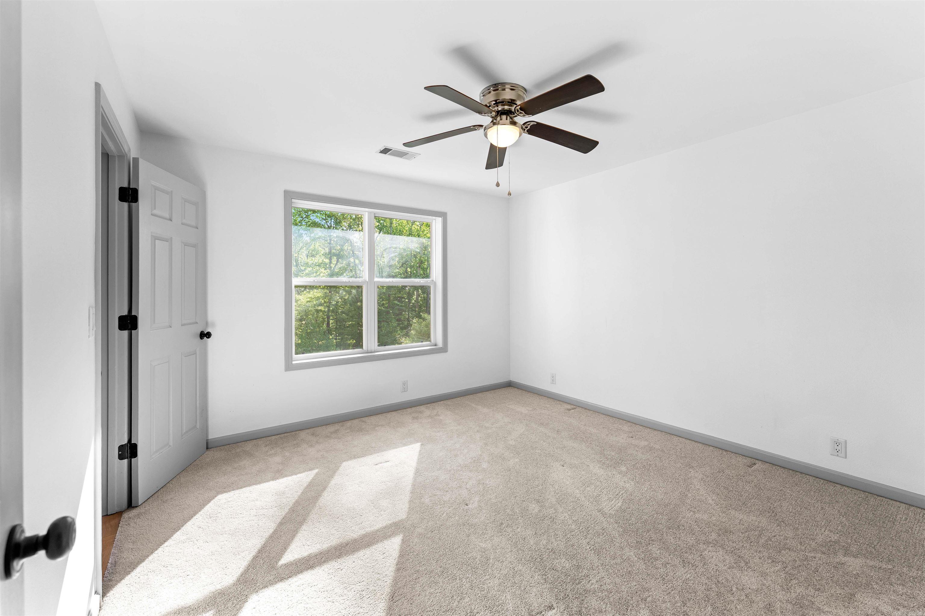 1079 Hillsboro Cir