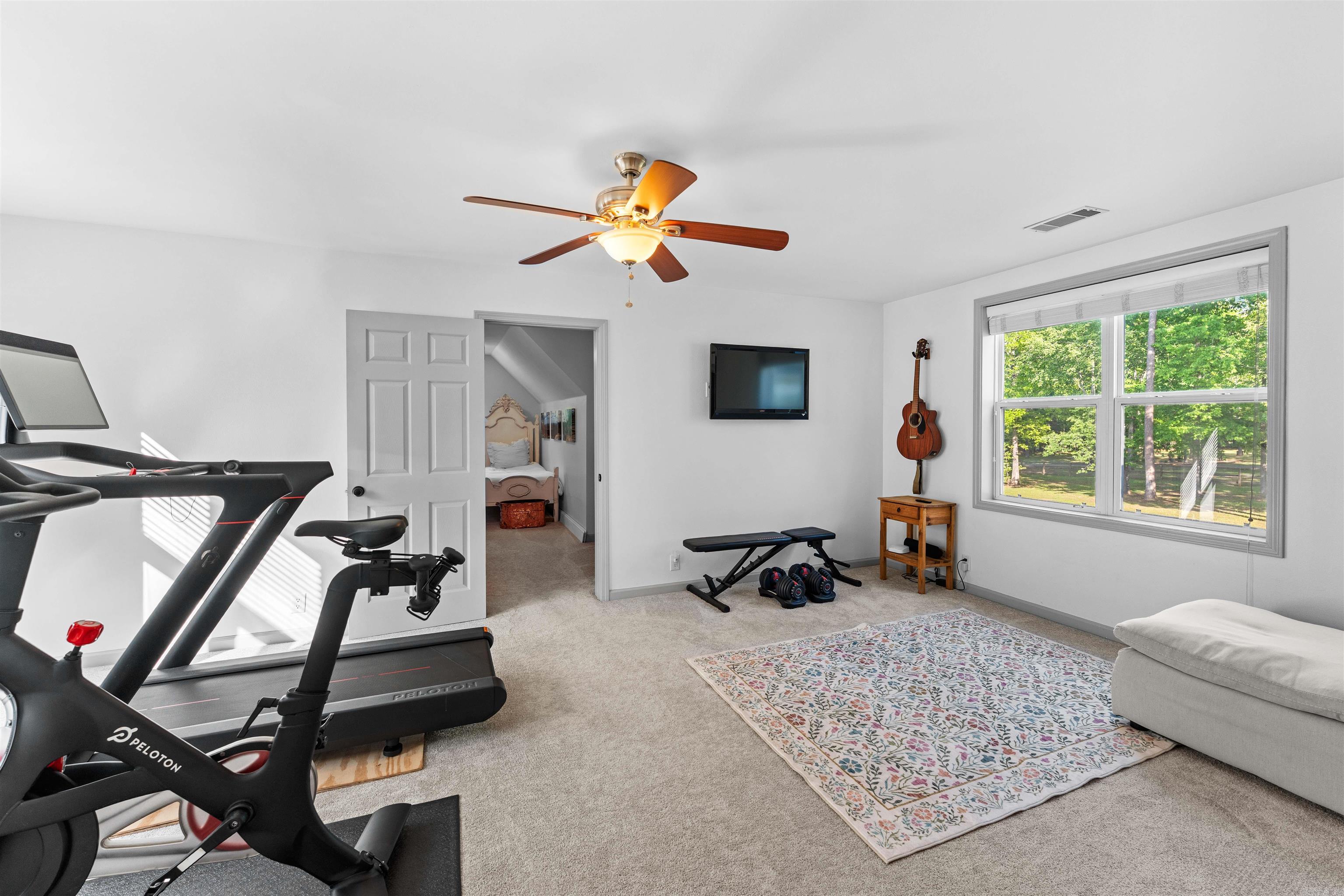 1079 Hillsboro Cir