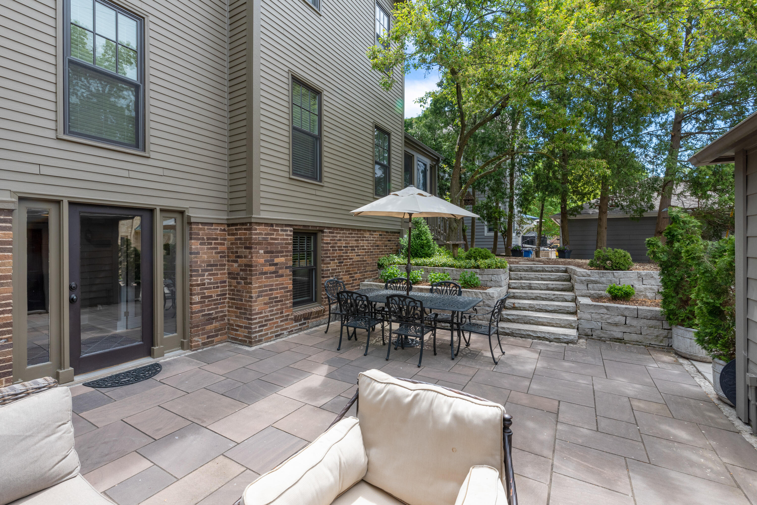 5519 N Lake Dr Whitefish Bay