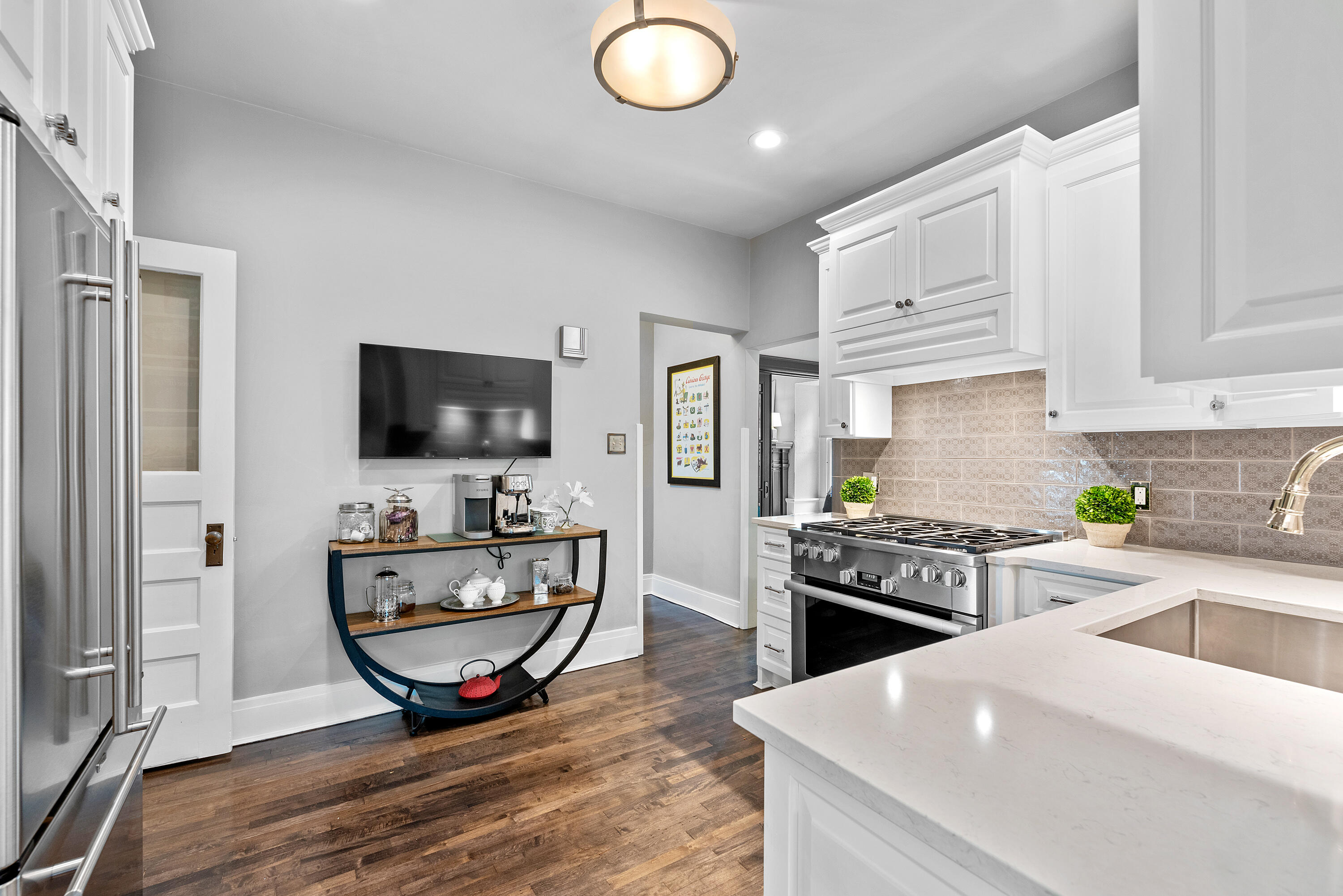 5519 N Lake Dr Whitefish Bay