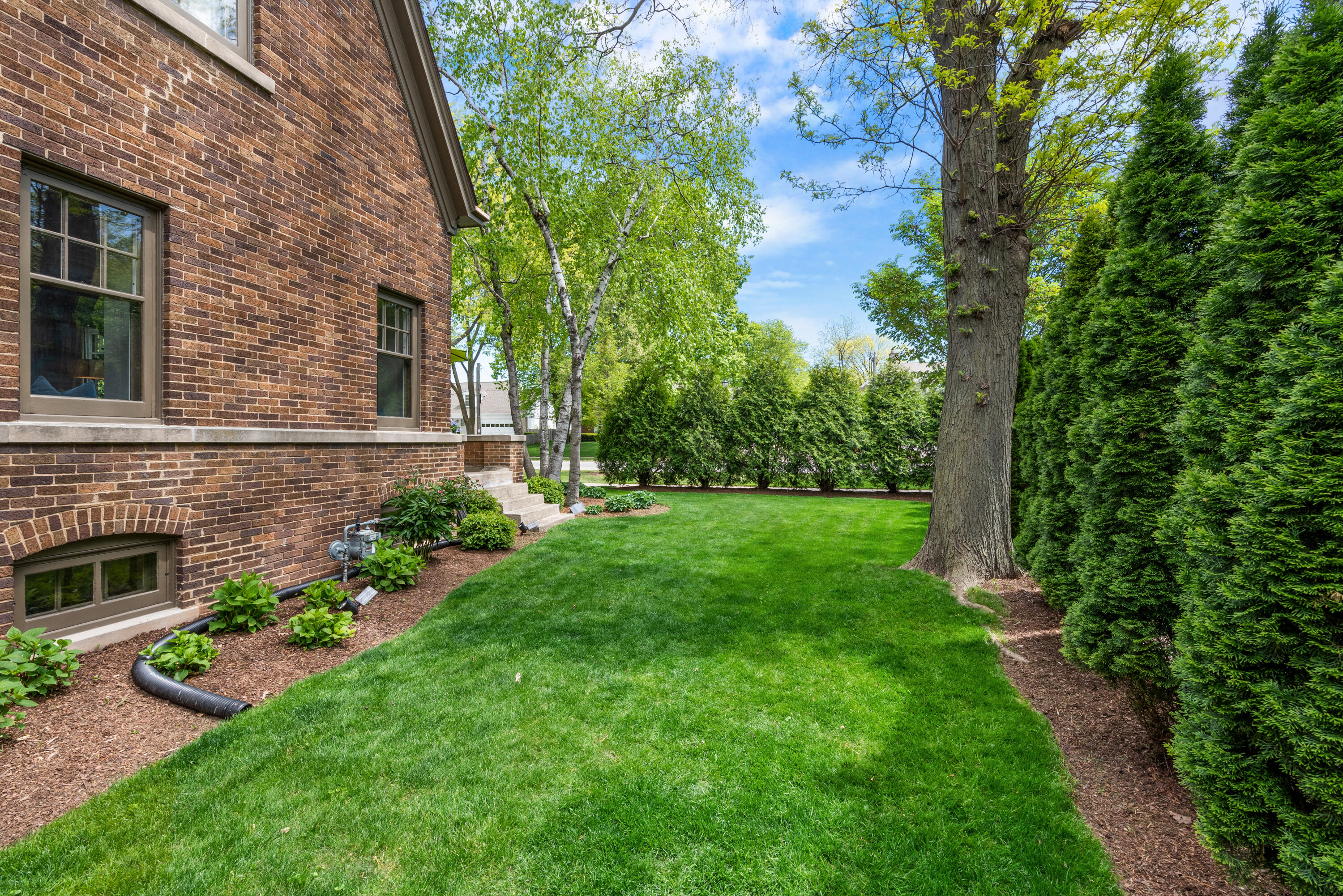 5519 N Lake Dr Whitefish Bay