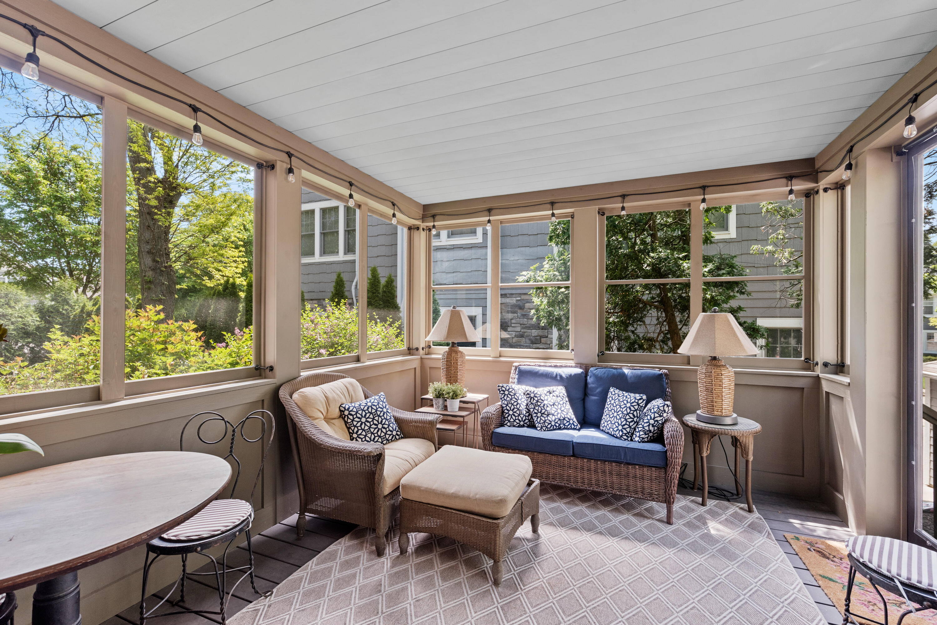 5519 N Lake Dr Whitefish Bay
