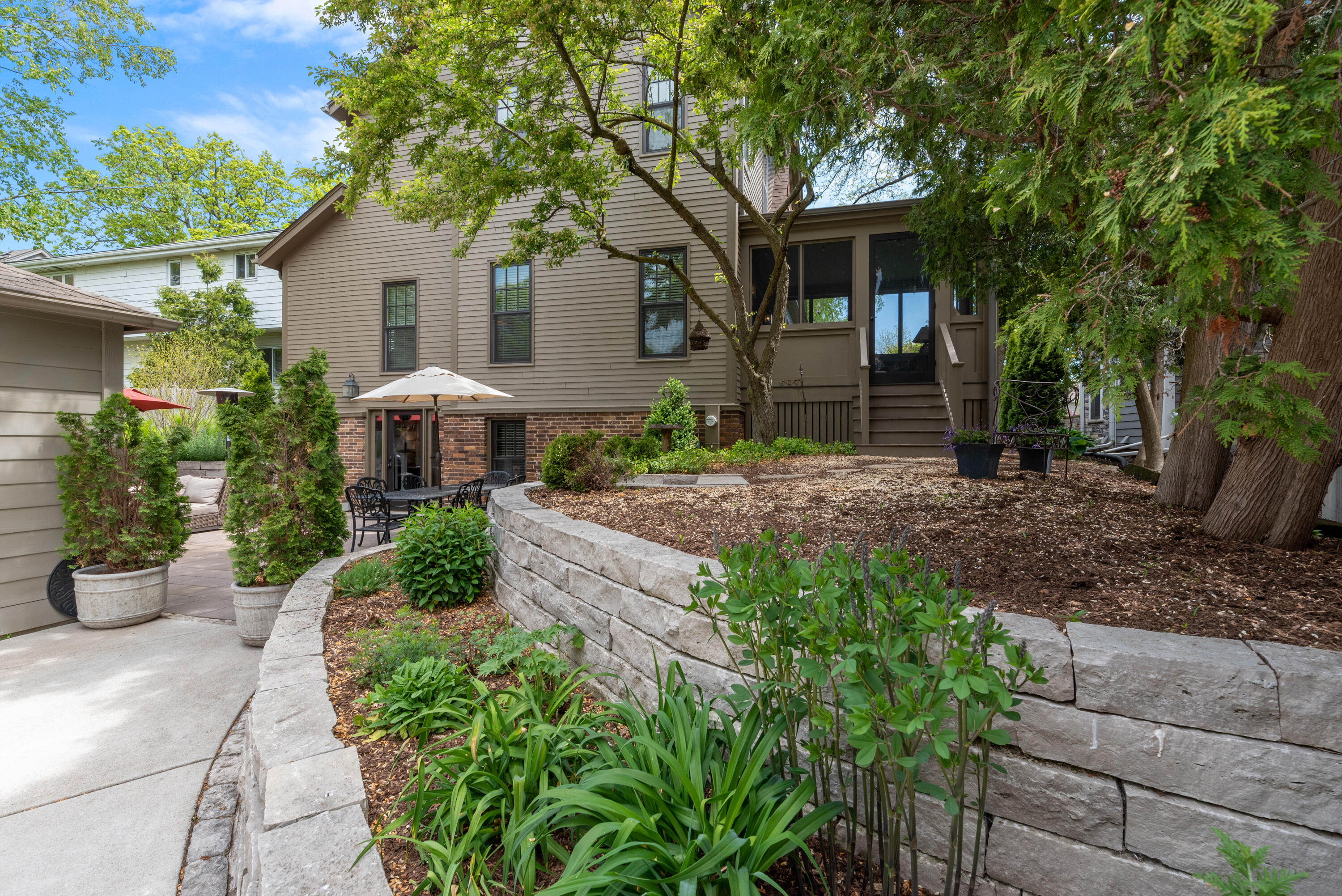 5519 N Lake Dr Whitefish Bay