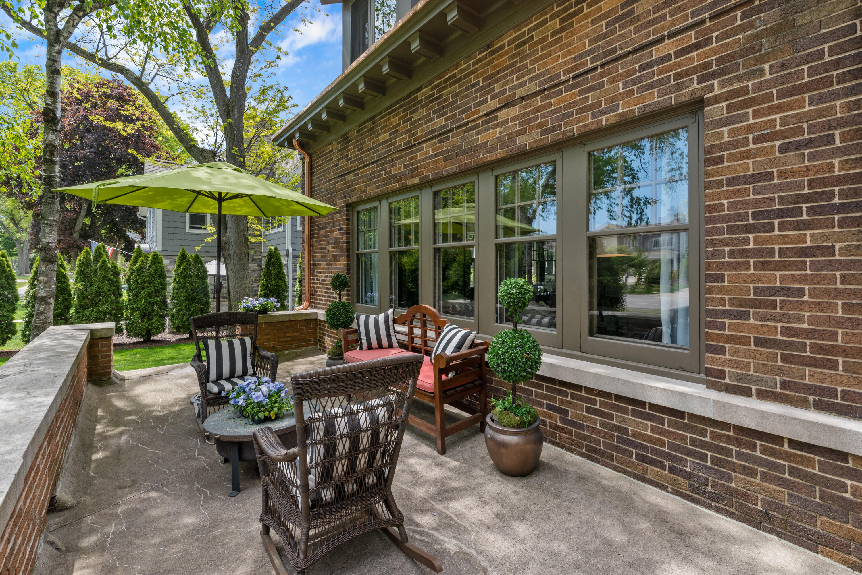 5519 N Lake Dr Whitefish Bay