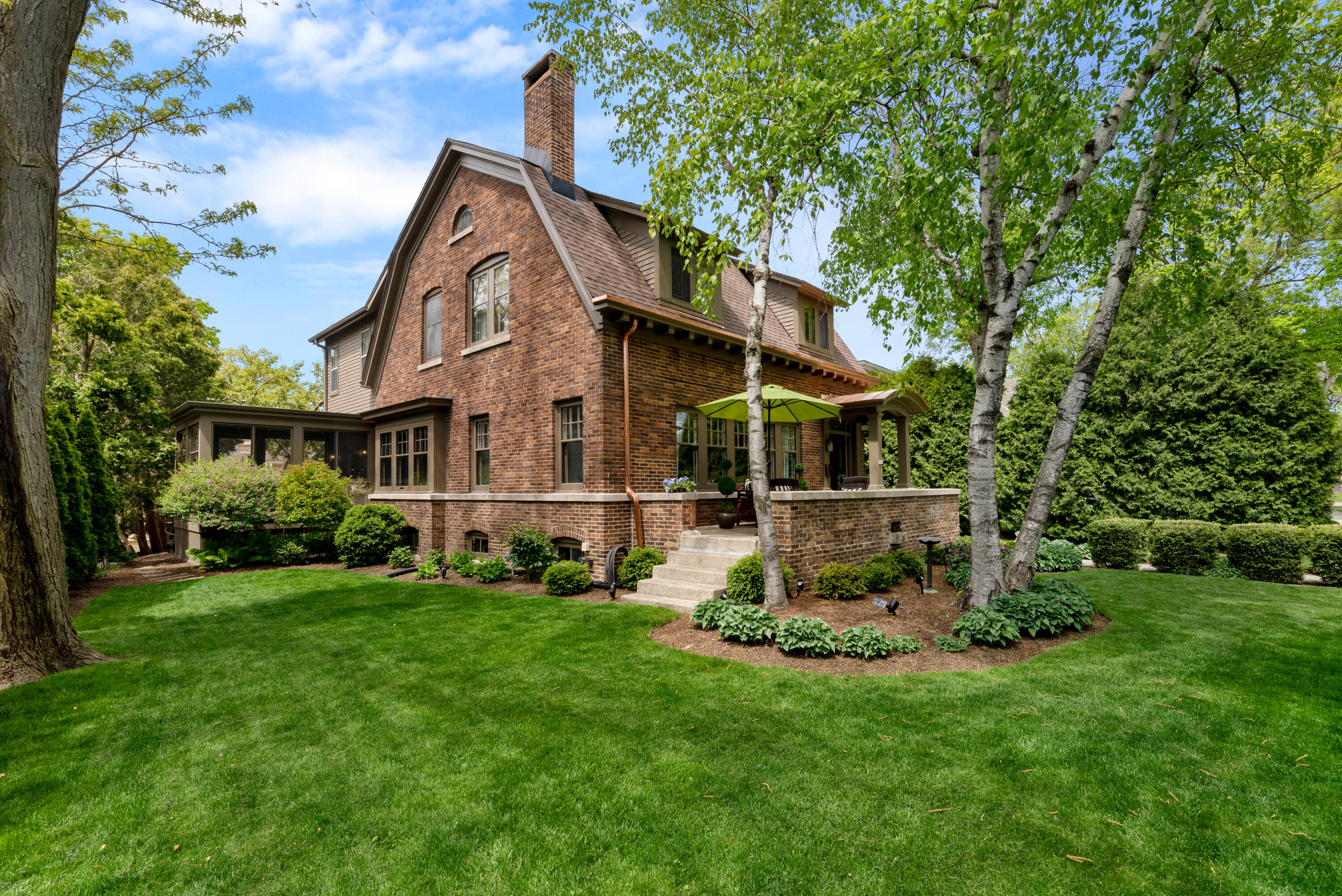 5519 N Lake Dr Whitefish Bay