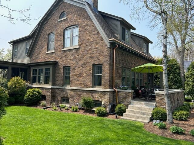5519 N Lake Dr Whitefish Bay