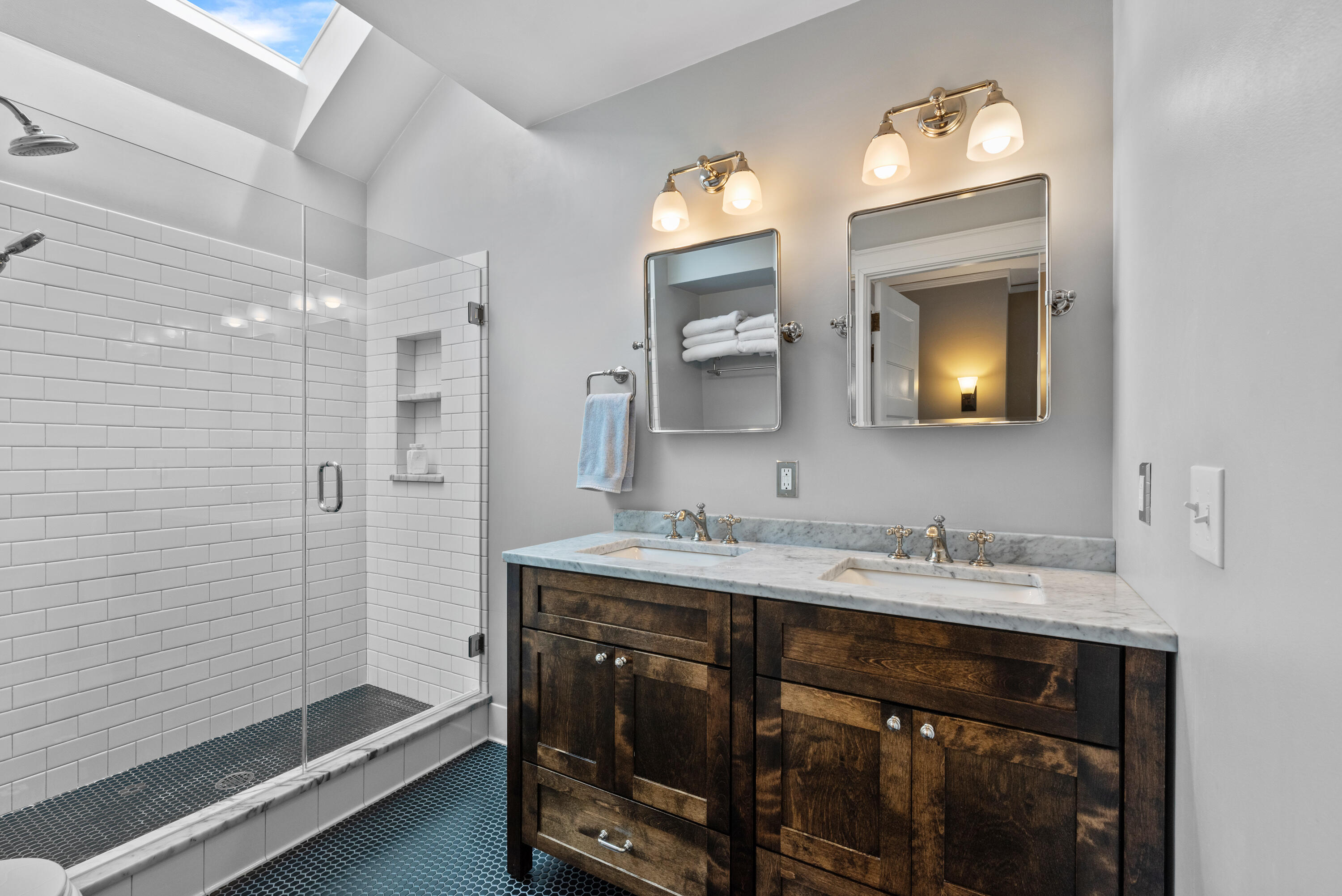 5519 N Lake Dr Whitefish Bay