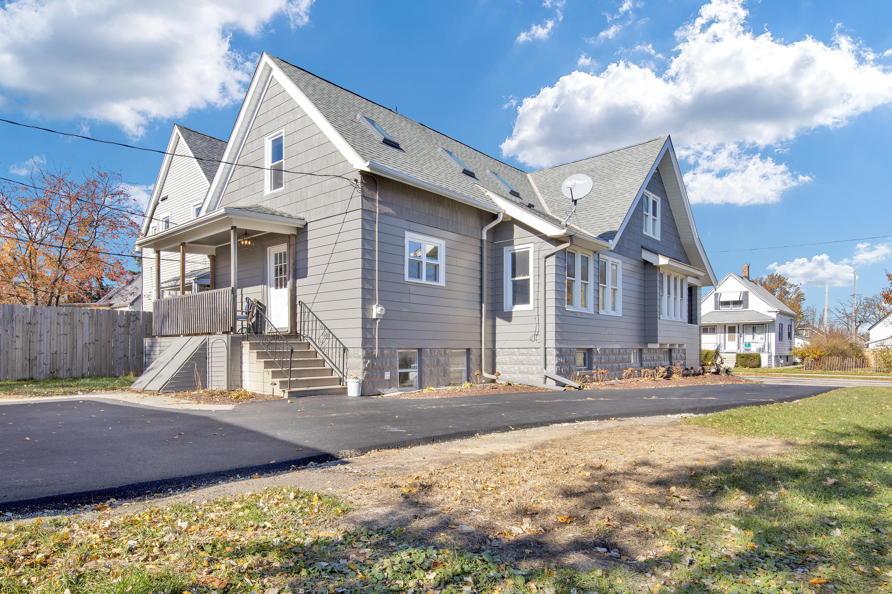3855 E Pulaski Ave
