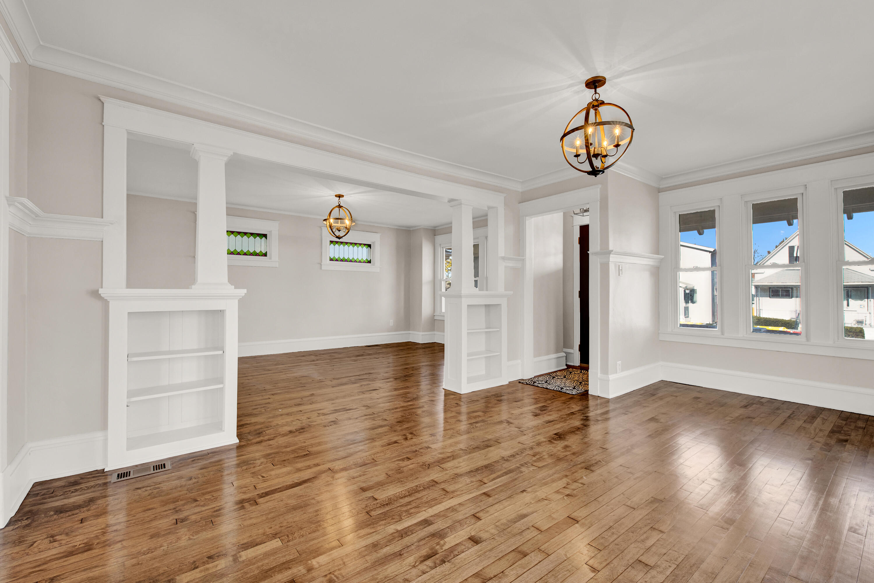 3855 E Pulaski Ave