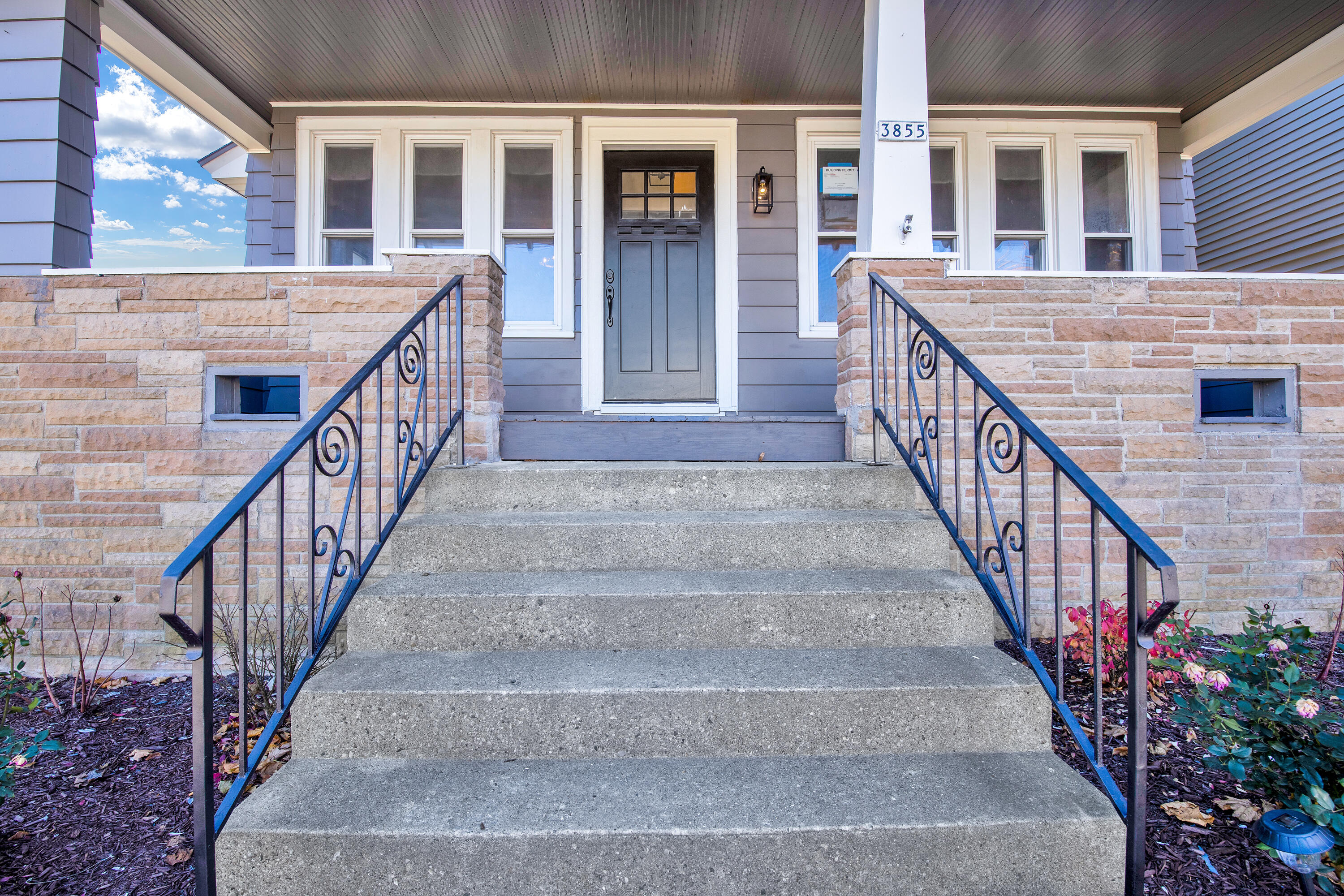 3855 E Pulaski Ave