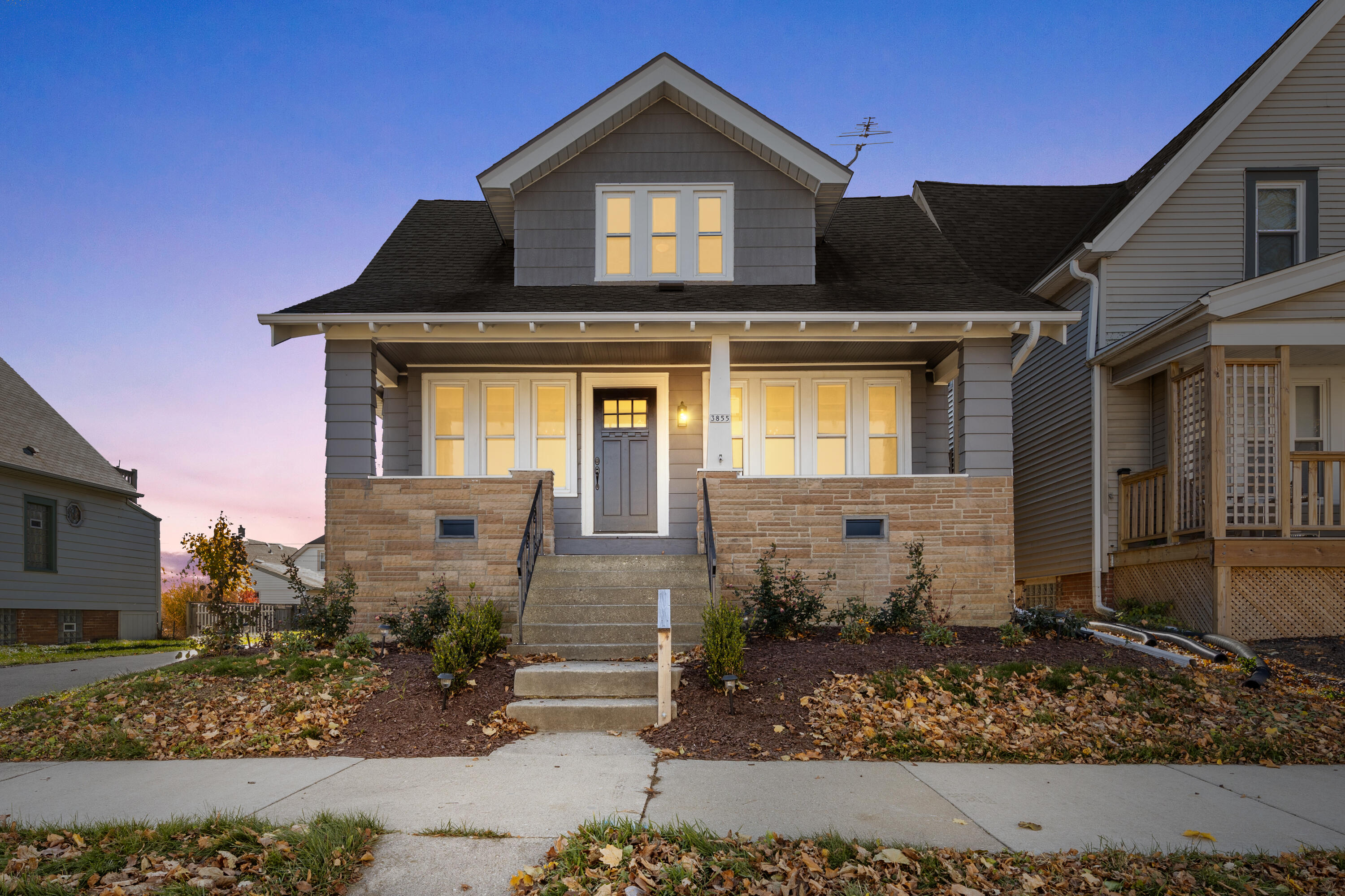 3855 E Pulaski Ave