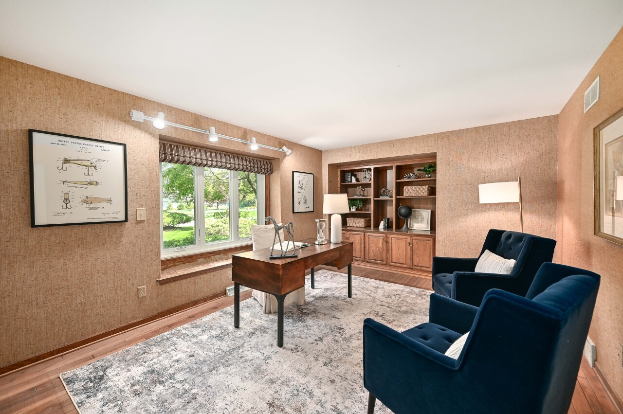 East Mequon Condo located near Golf Course