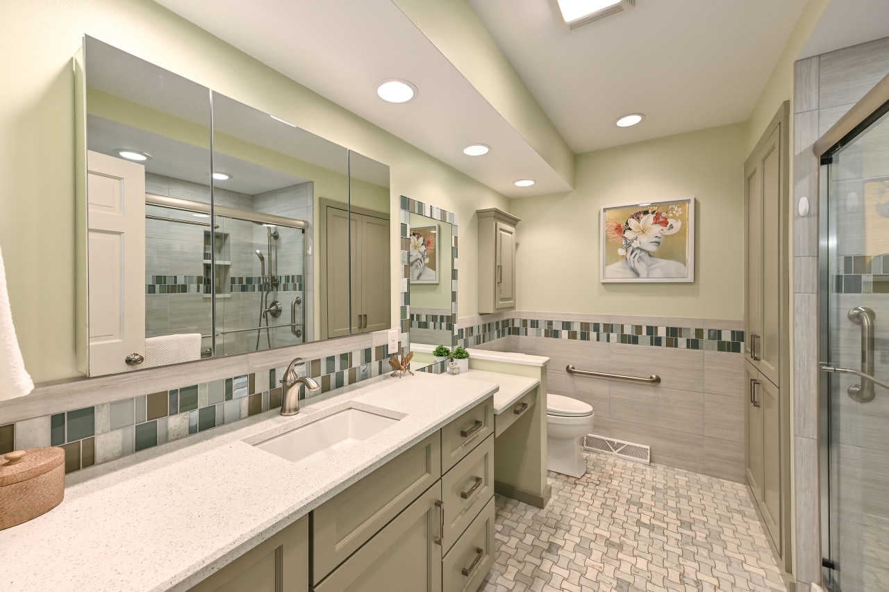 East Mequon Condo located near Golf Course