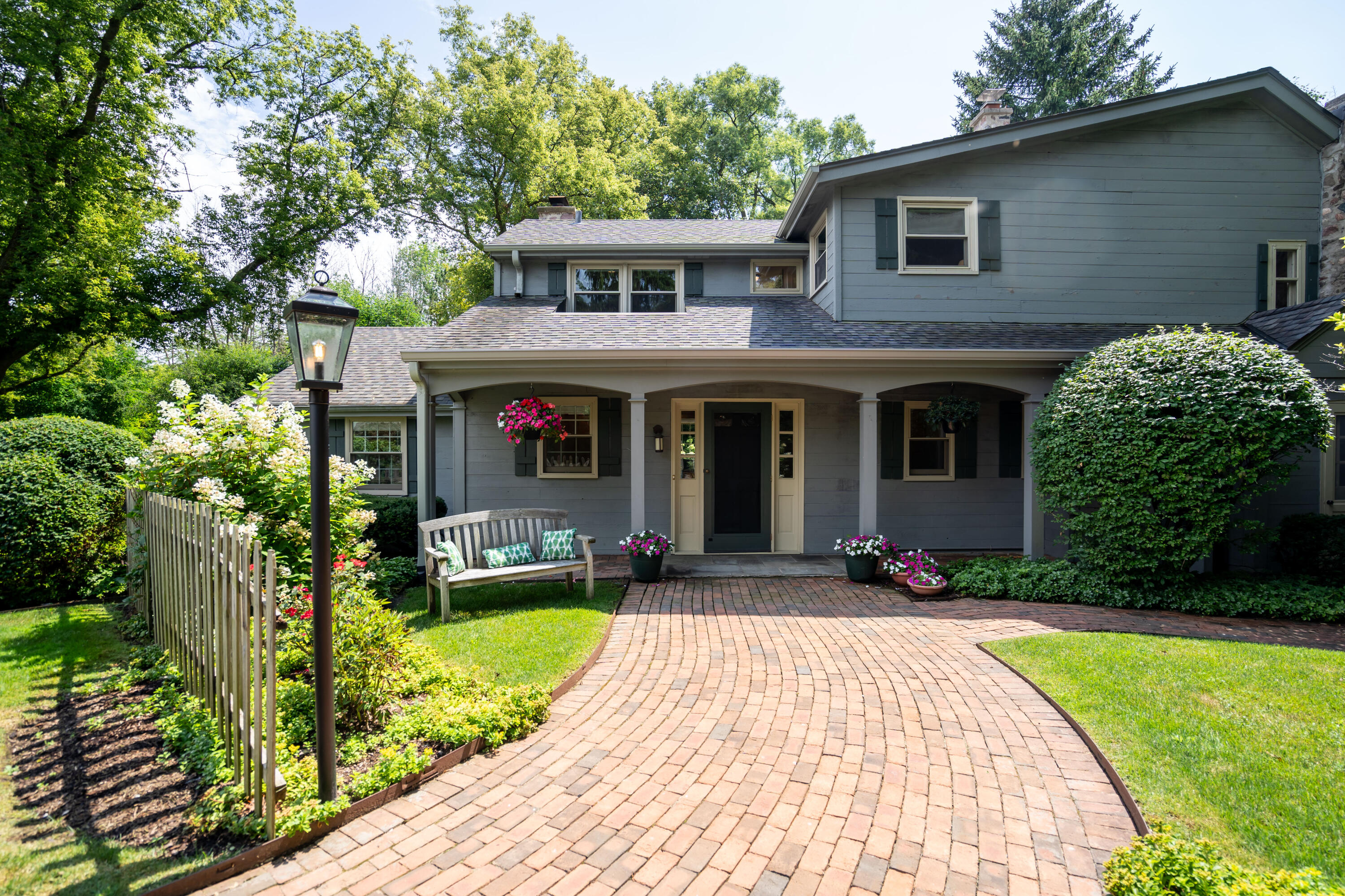 425 W Appletree Ct
