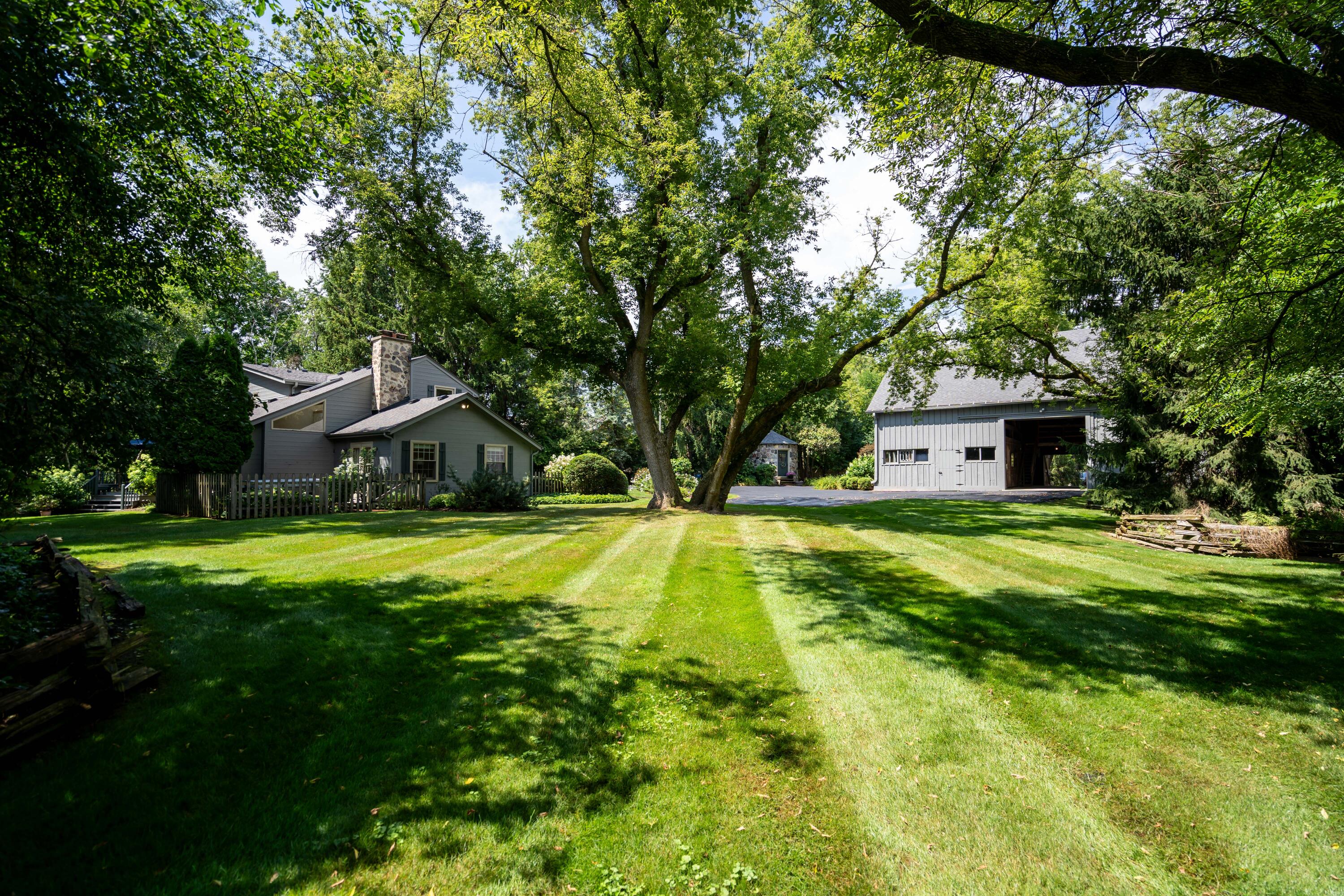 425 W Appletree Ct