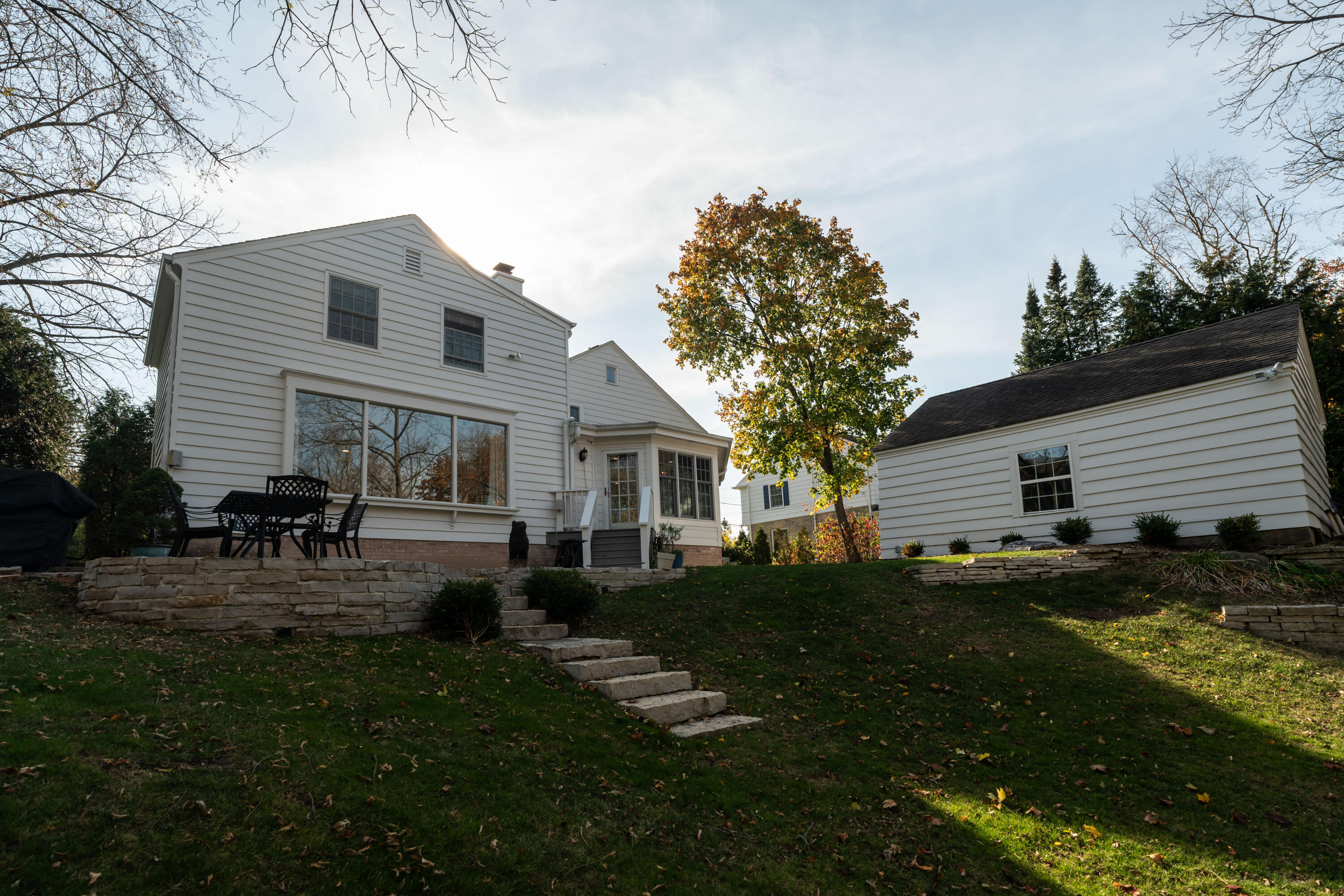 708 E Green Tree Rd