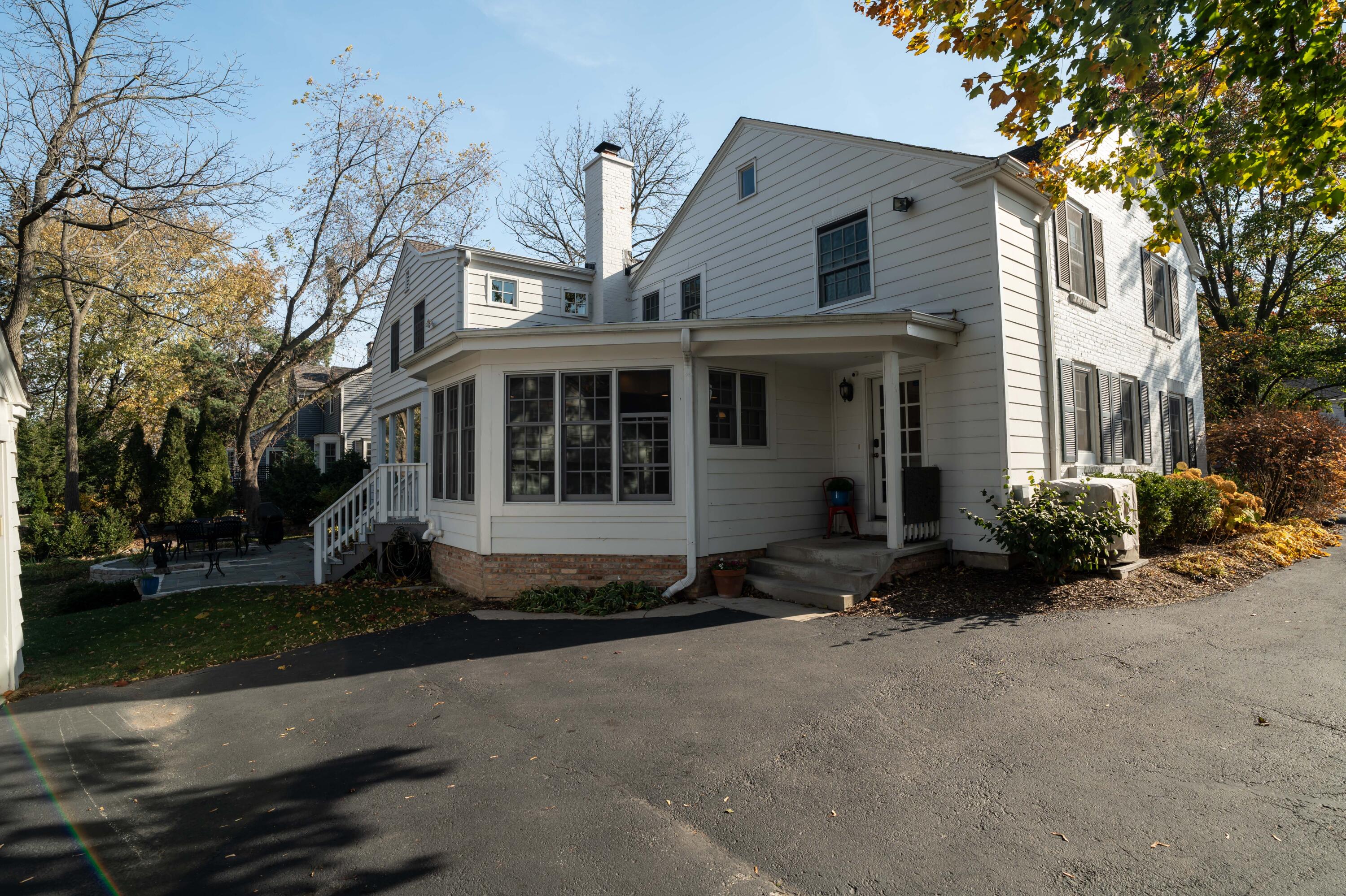 708 E Green Tree Rd