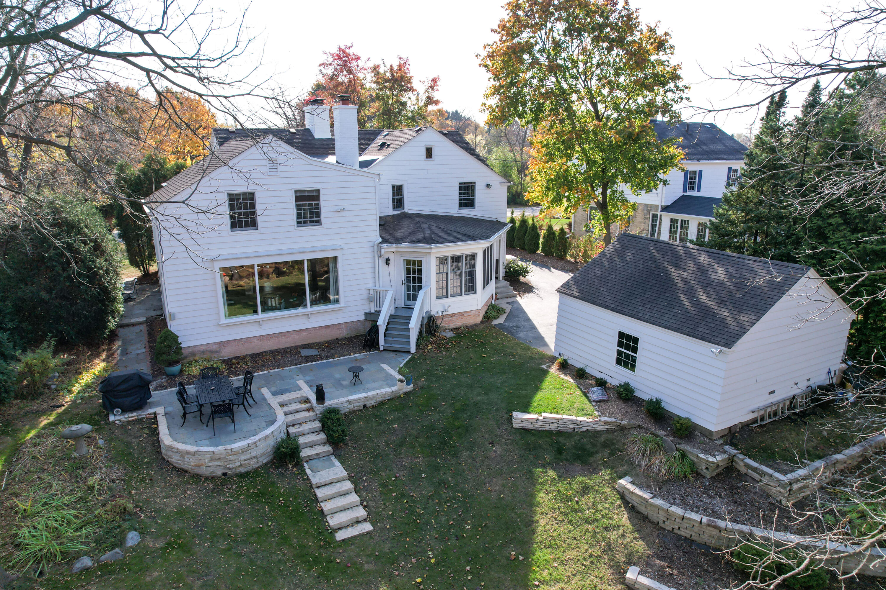 708 E Green Tree Rd