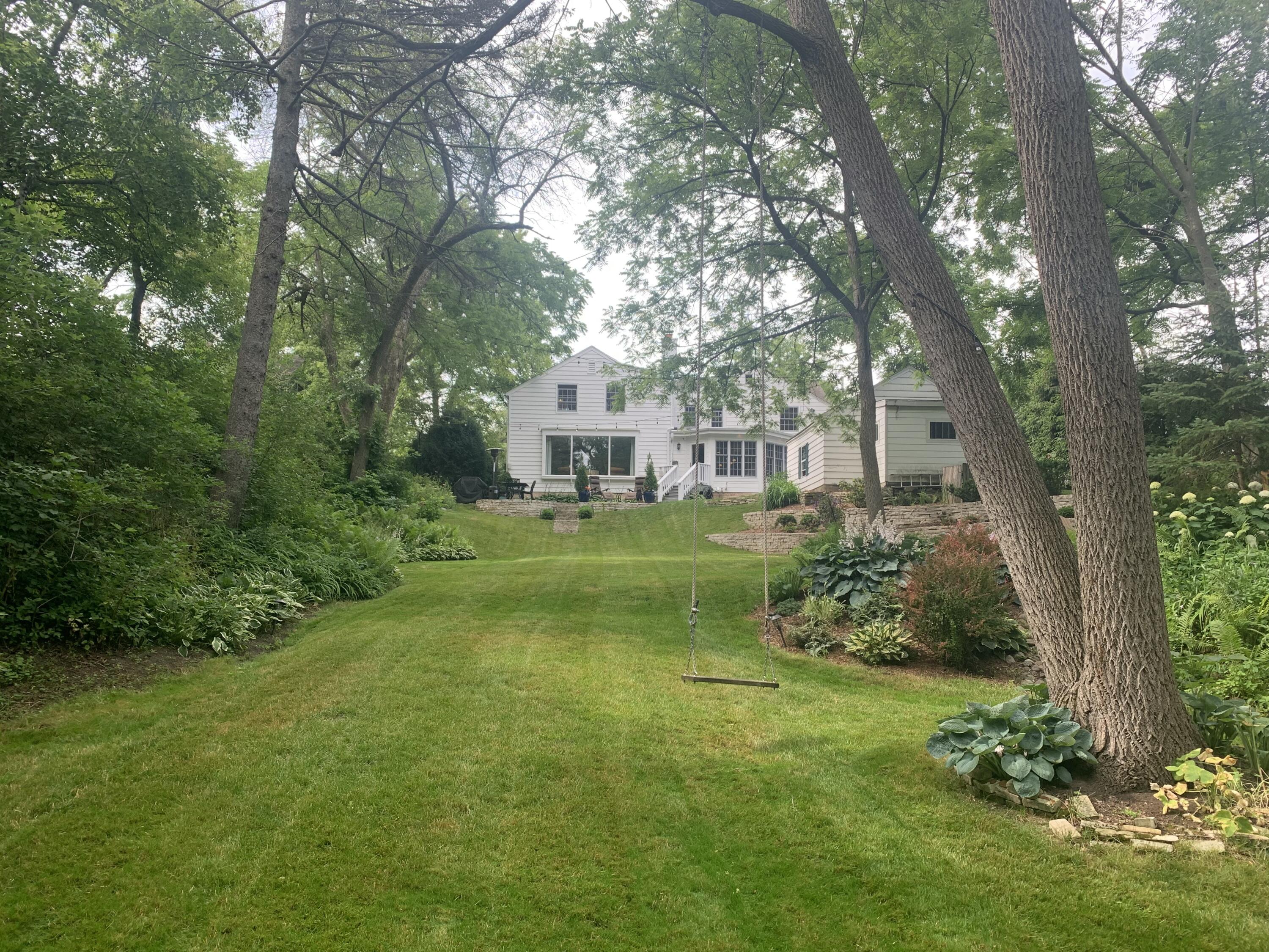 708 E Green Tree Rd