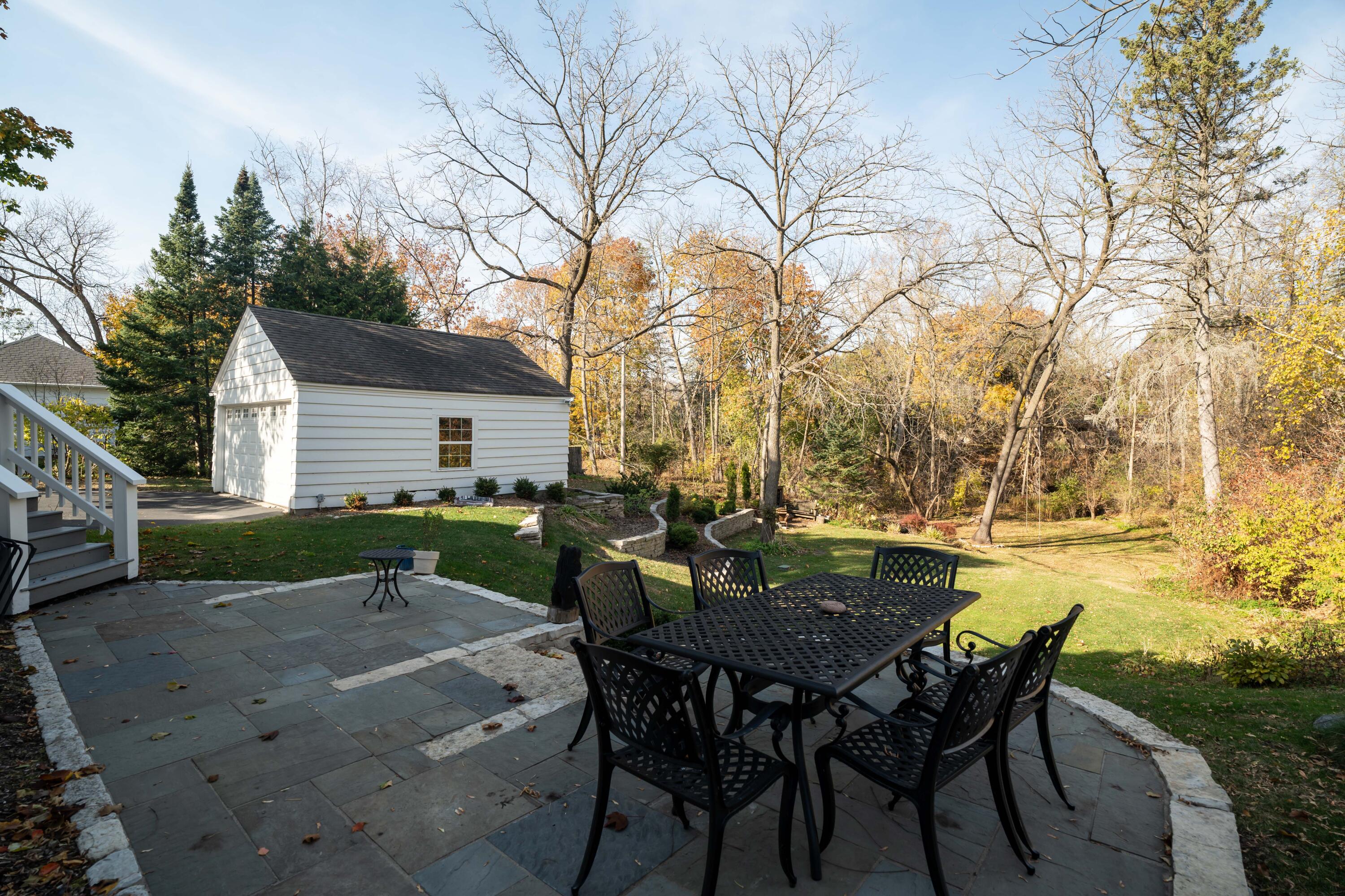 708 E Green Tree Rd