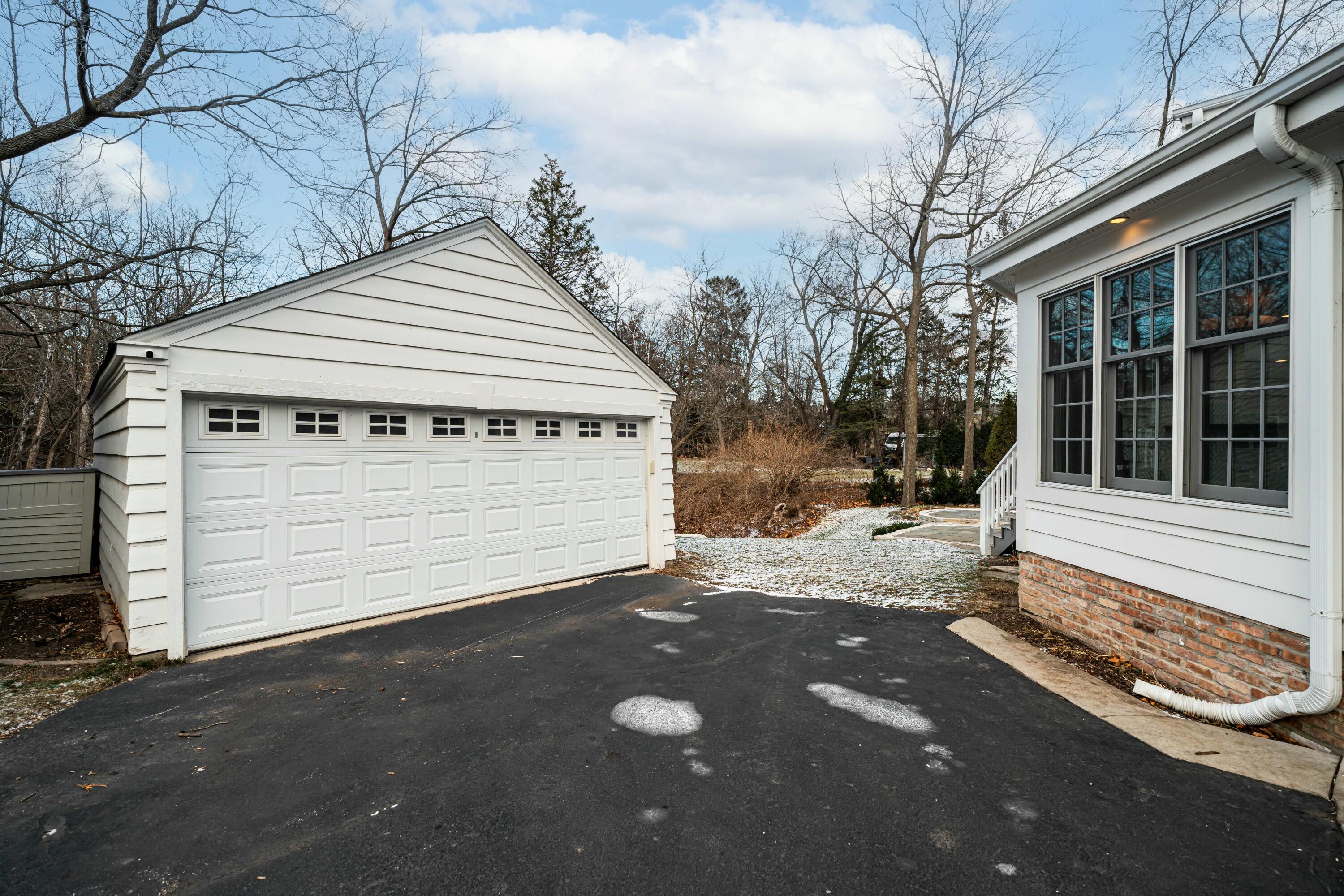 708 E Green Tree Rd