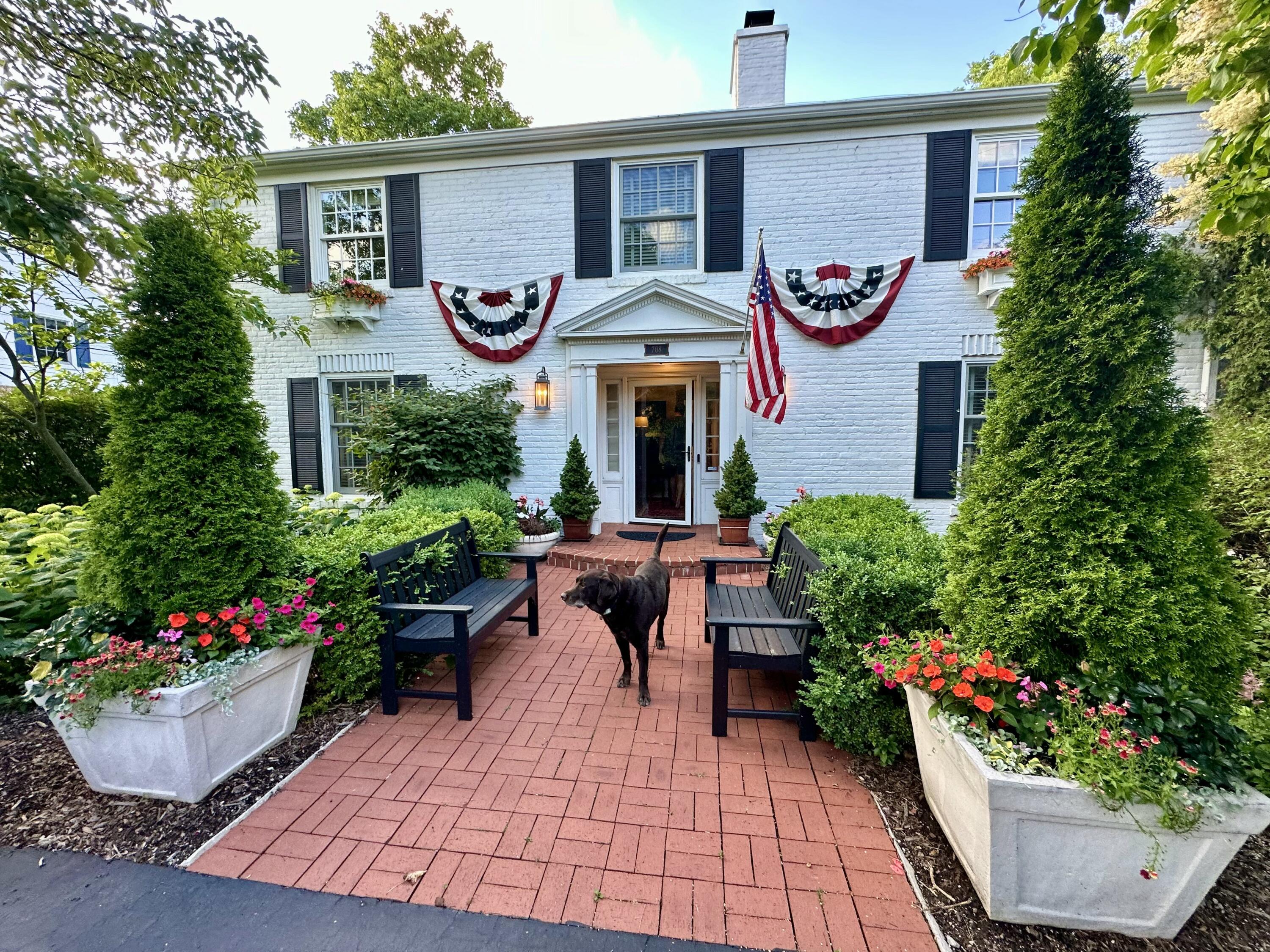 708 E Green Tree Rd
