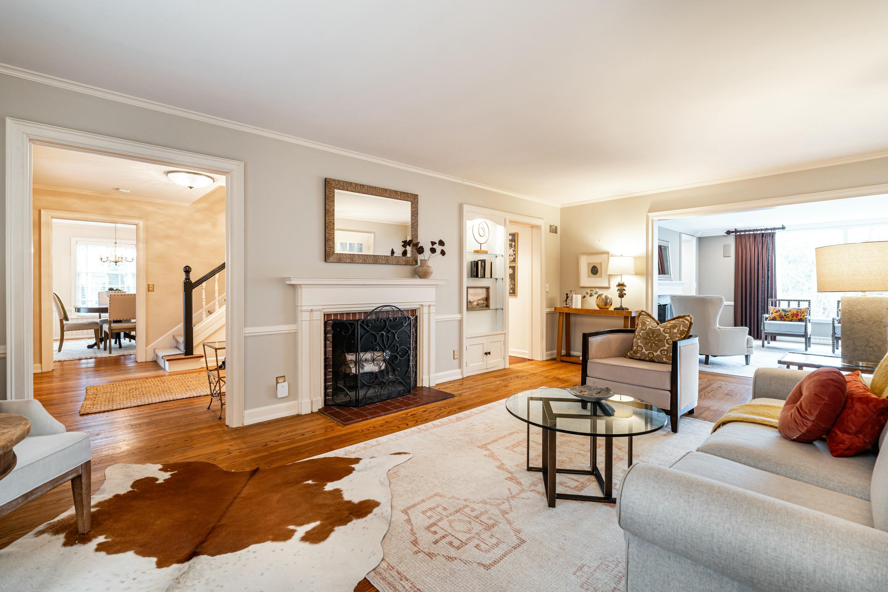 708 E Green Tree Rd
