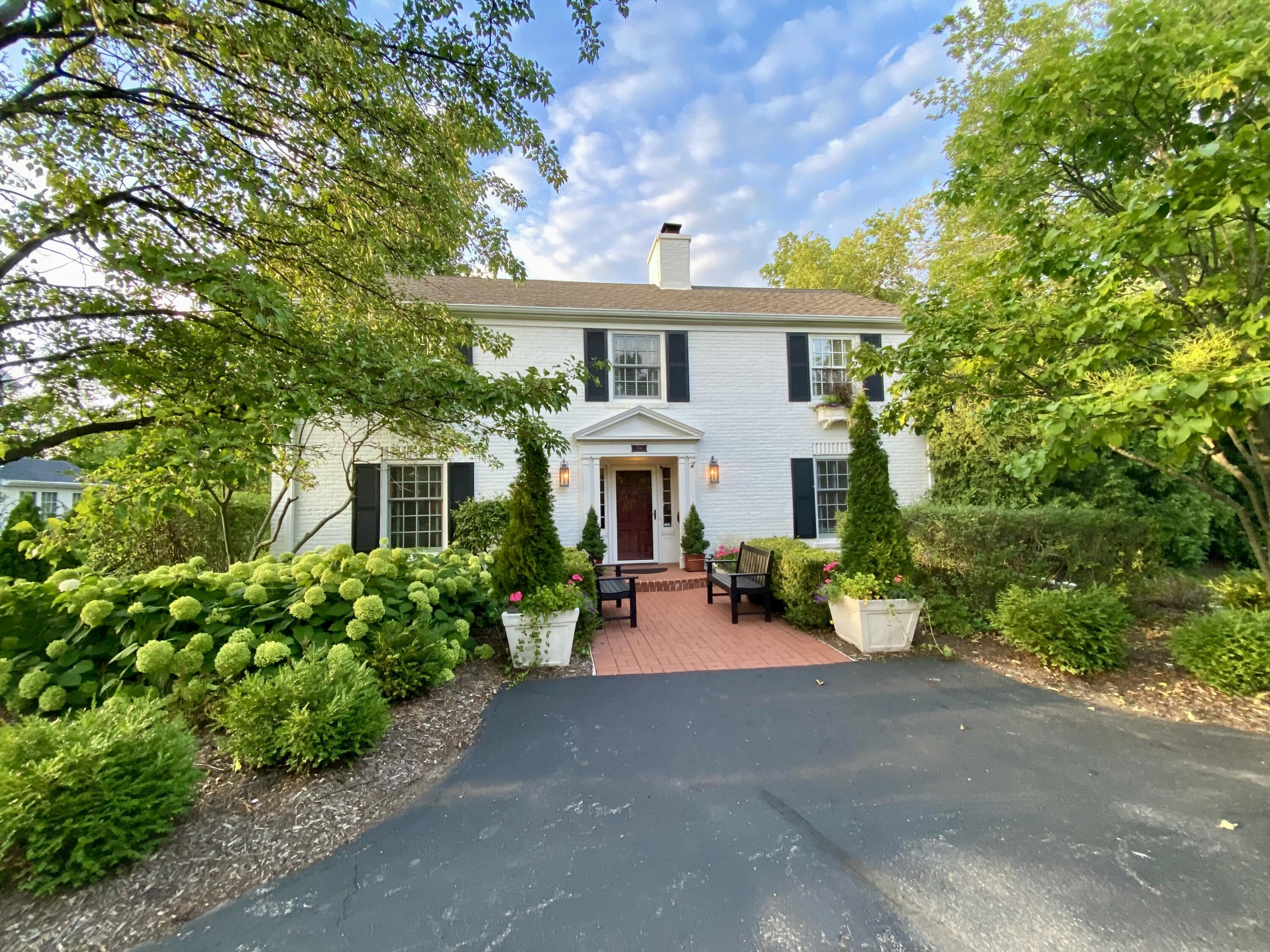 708 E Green Tree Rd