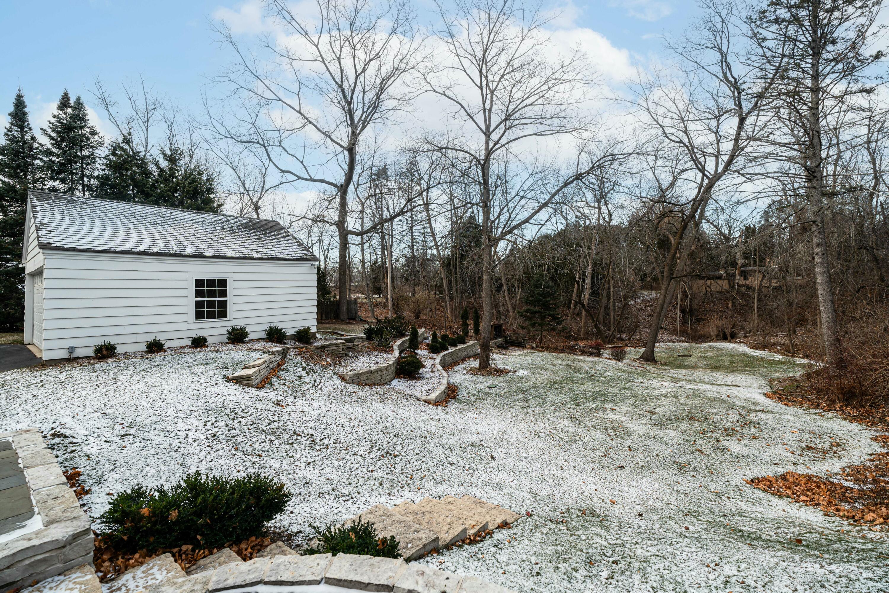 708 E Green Tree Rd