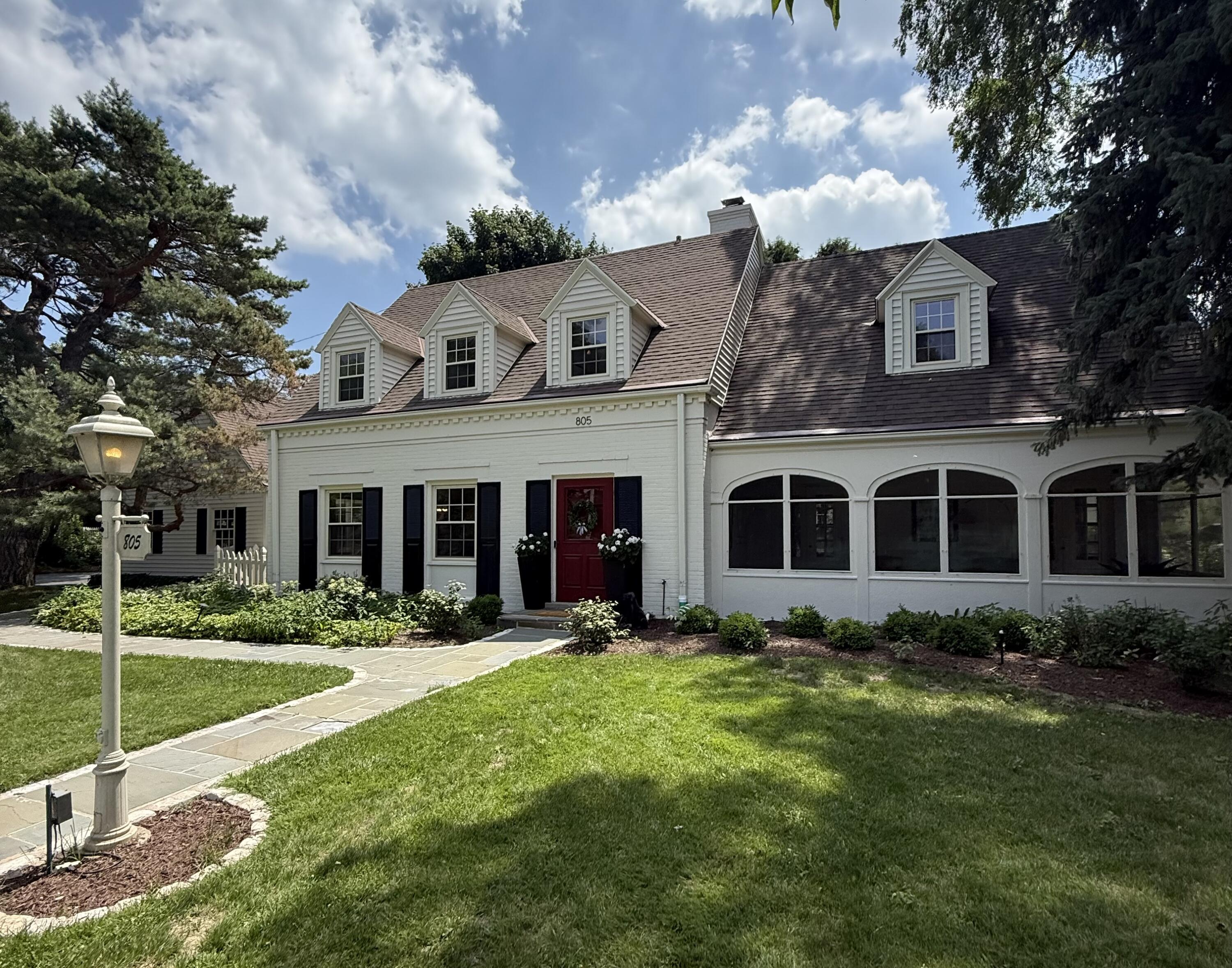 805 E Green Tree Rd