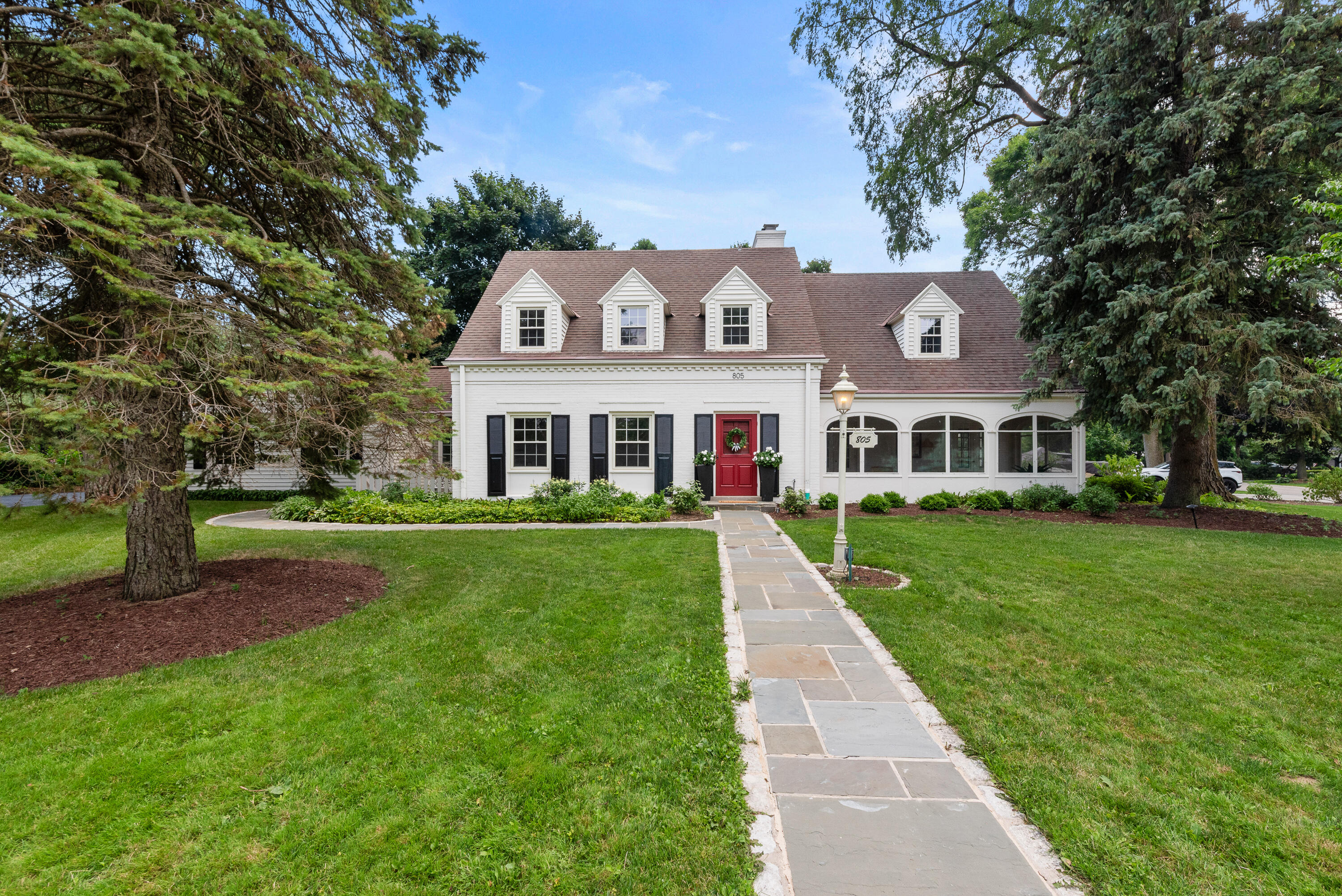 805 E Green Tree Rd