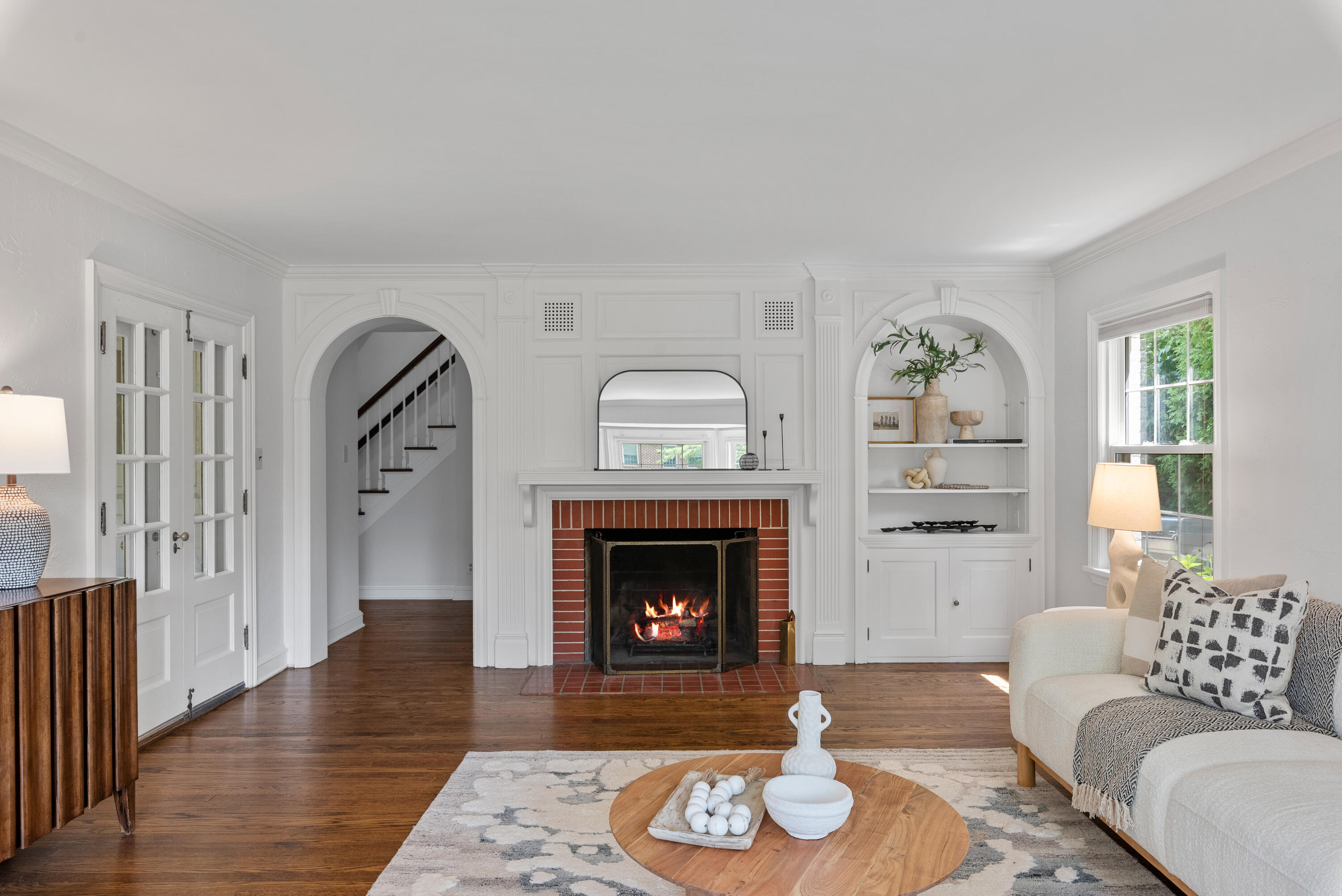 805 E Green Tree Rd