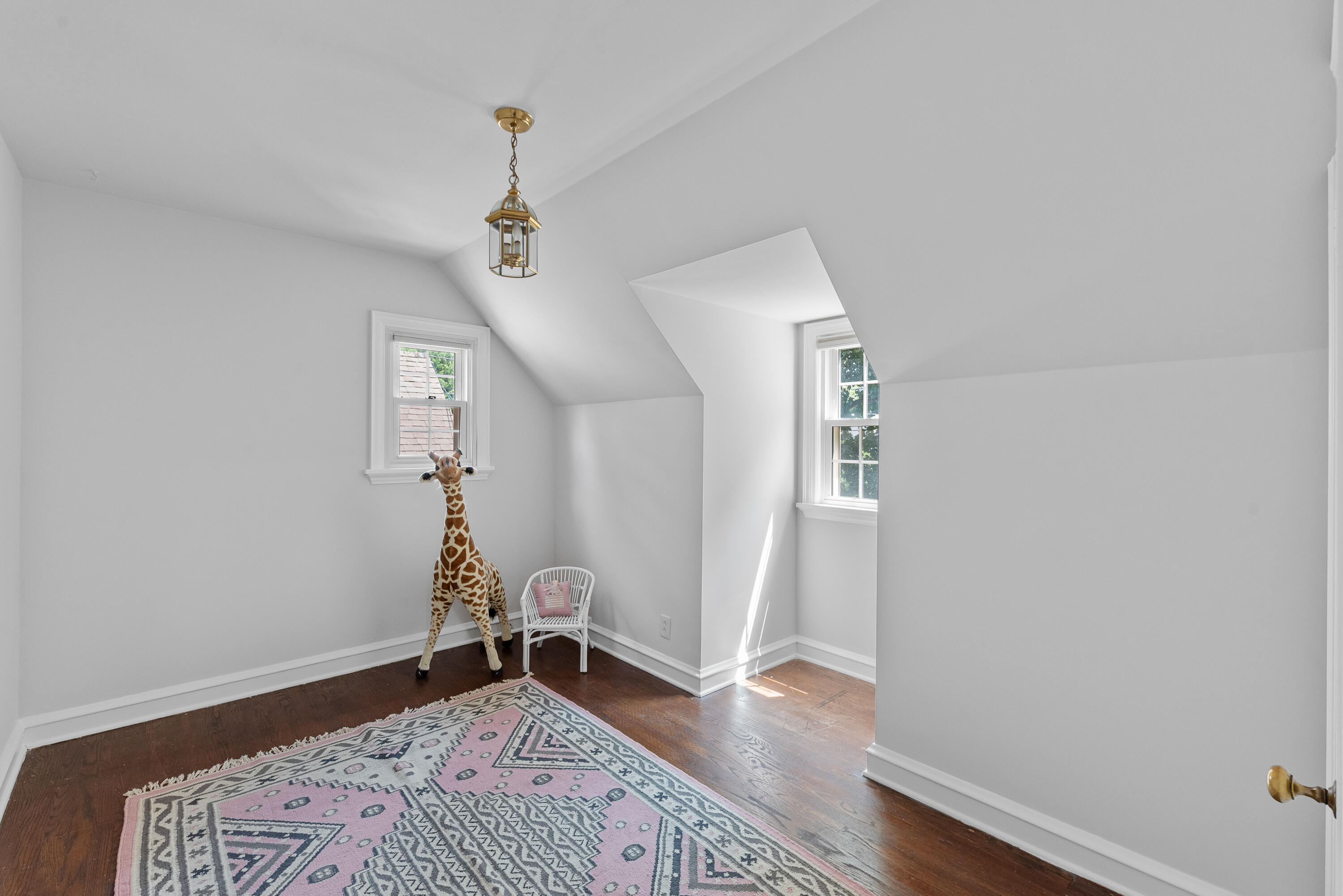 805 E Green Tree Rd