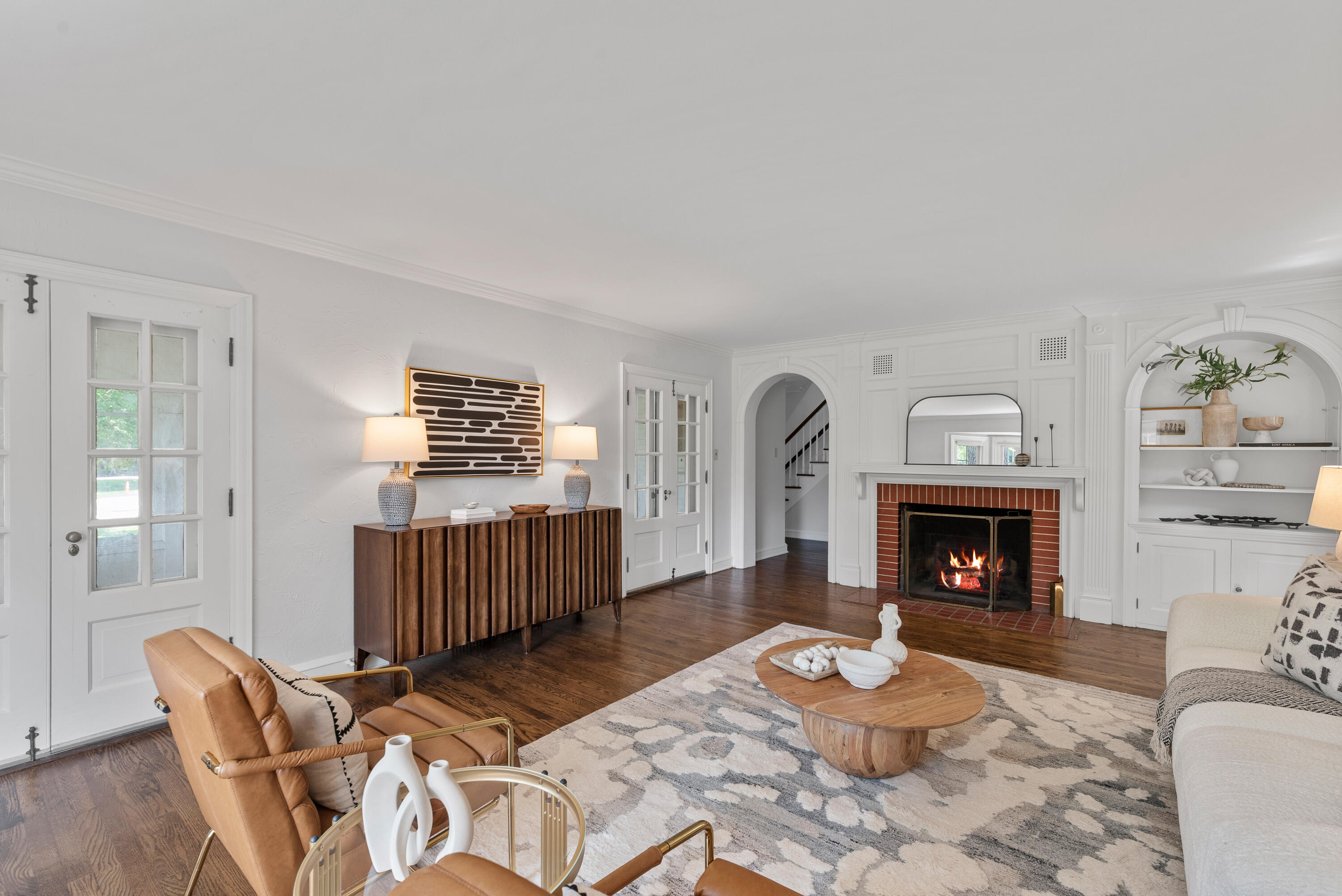 805 E Green Tree Rd