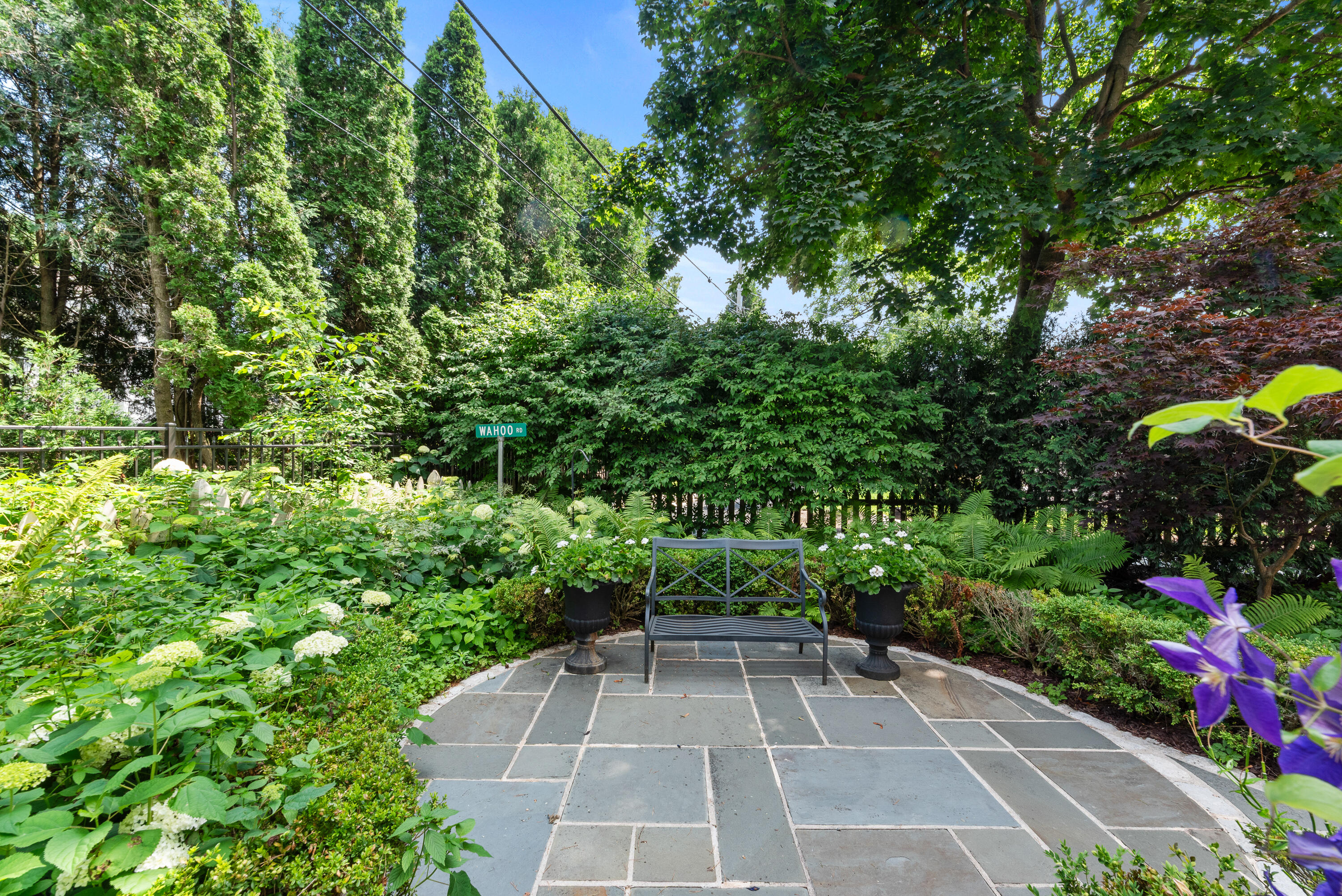 805 E Green Tree Rd