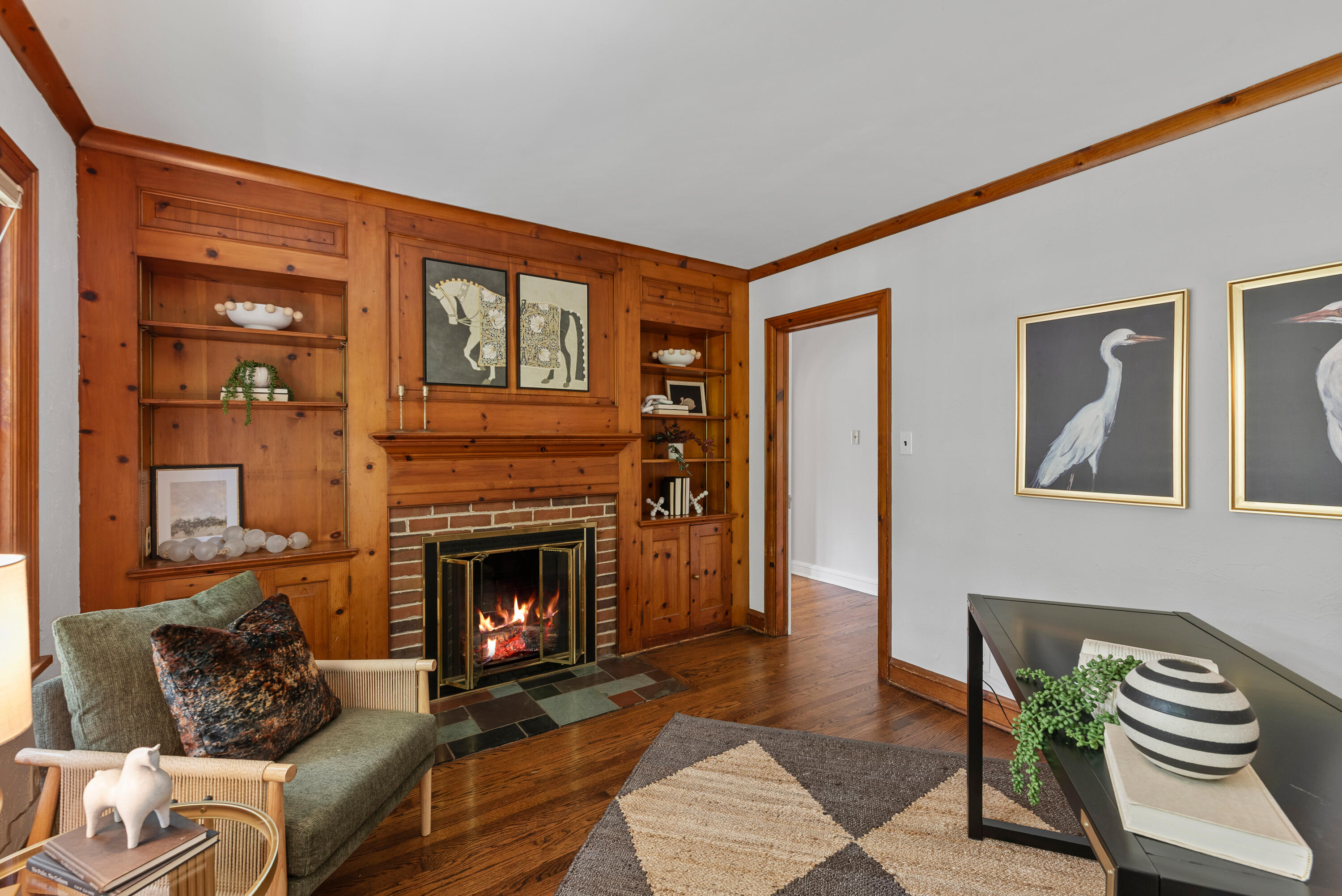 805 E Green Tree Rd