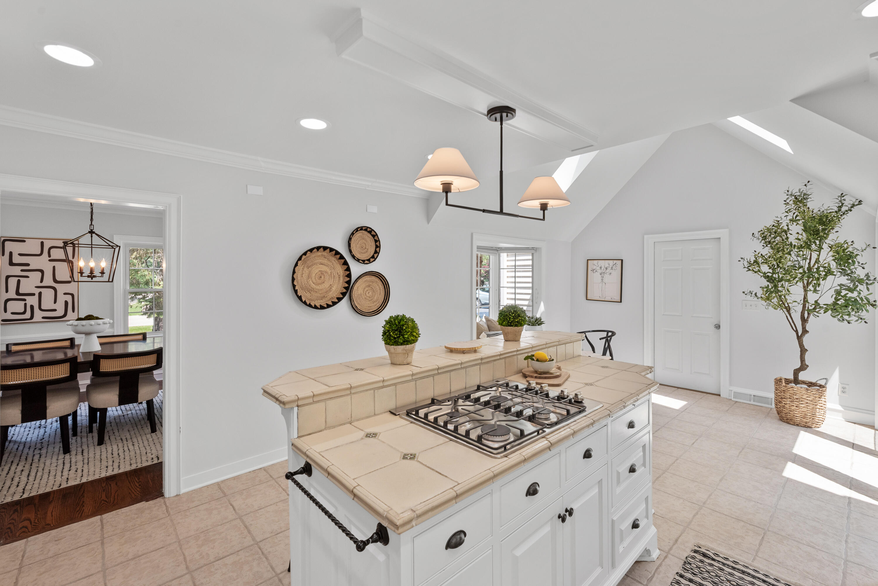 805 E Green Tree Rd
